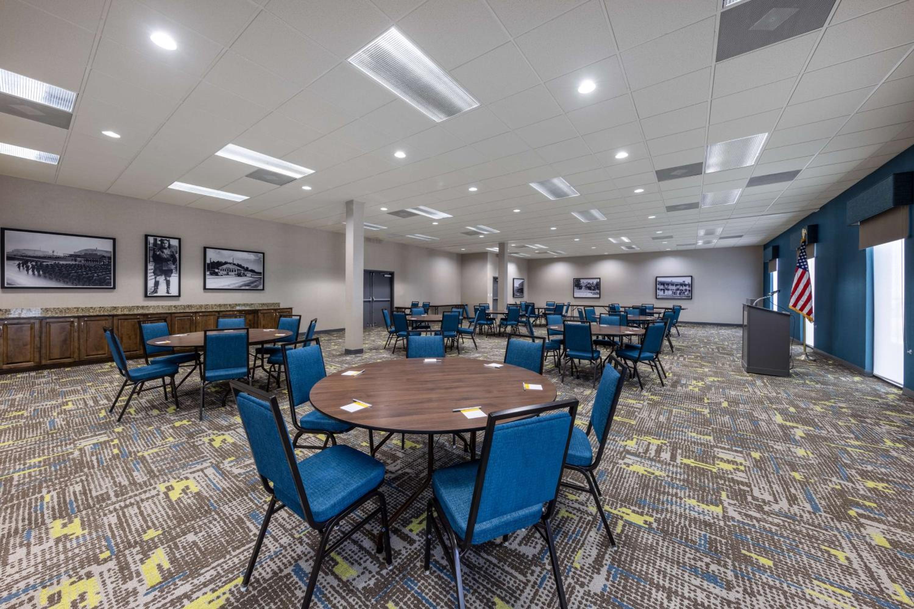 Hampton Inn Saint Robert - Property Image 38