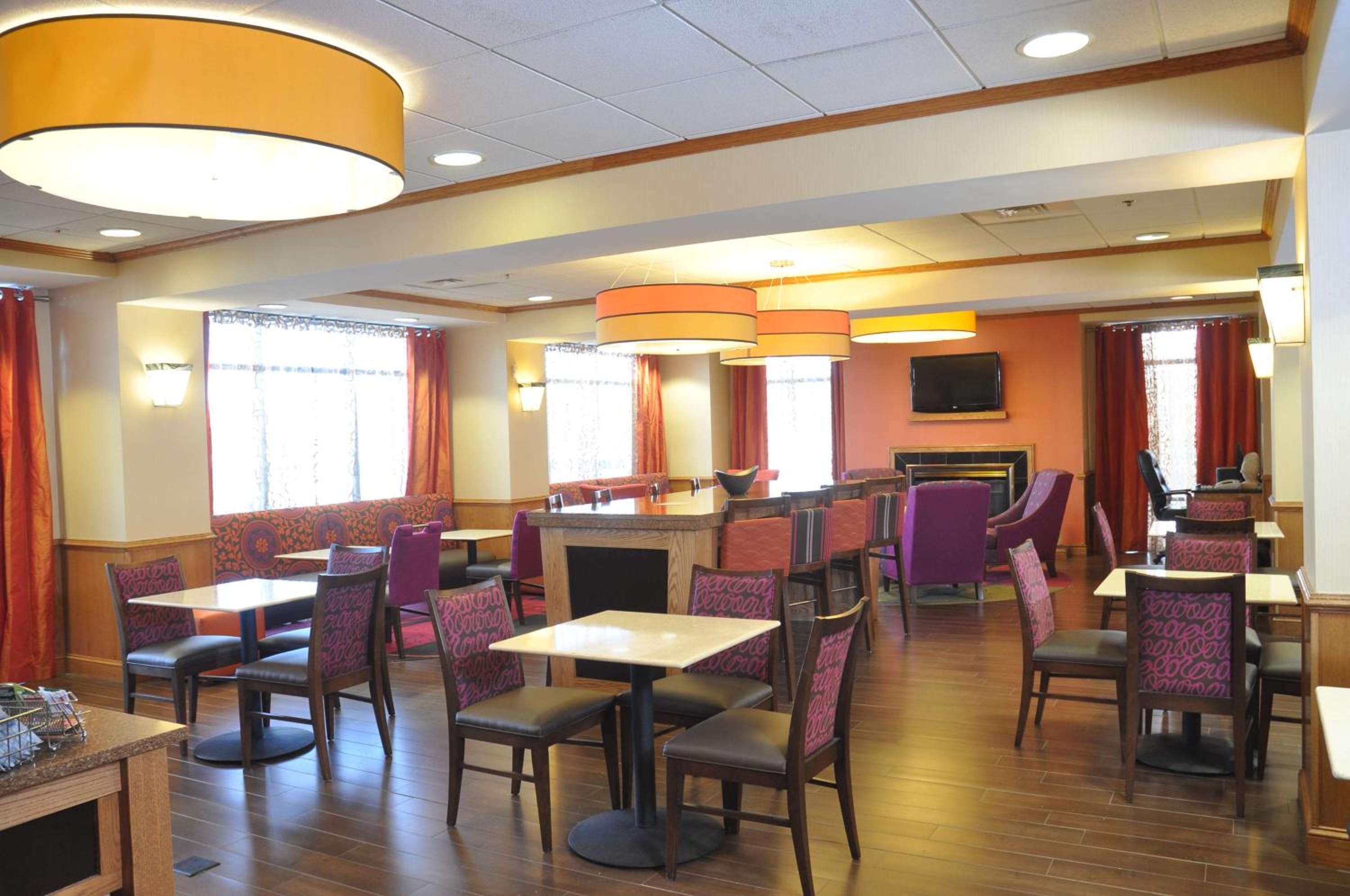 Emporia Vacations - Hampton Inn Stony Creek - Property Image 5