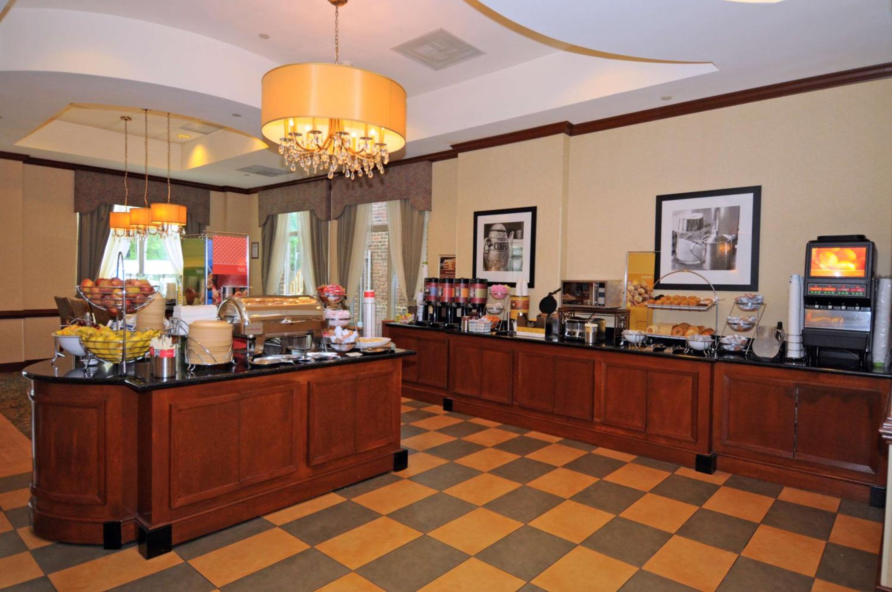 Hampton Inn Alexandria/Old Town - Property Image 2