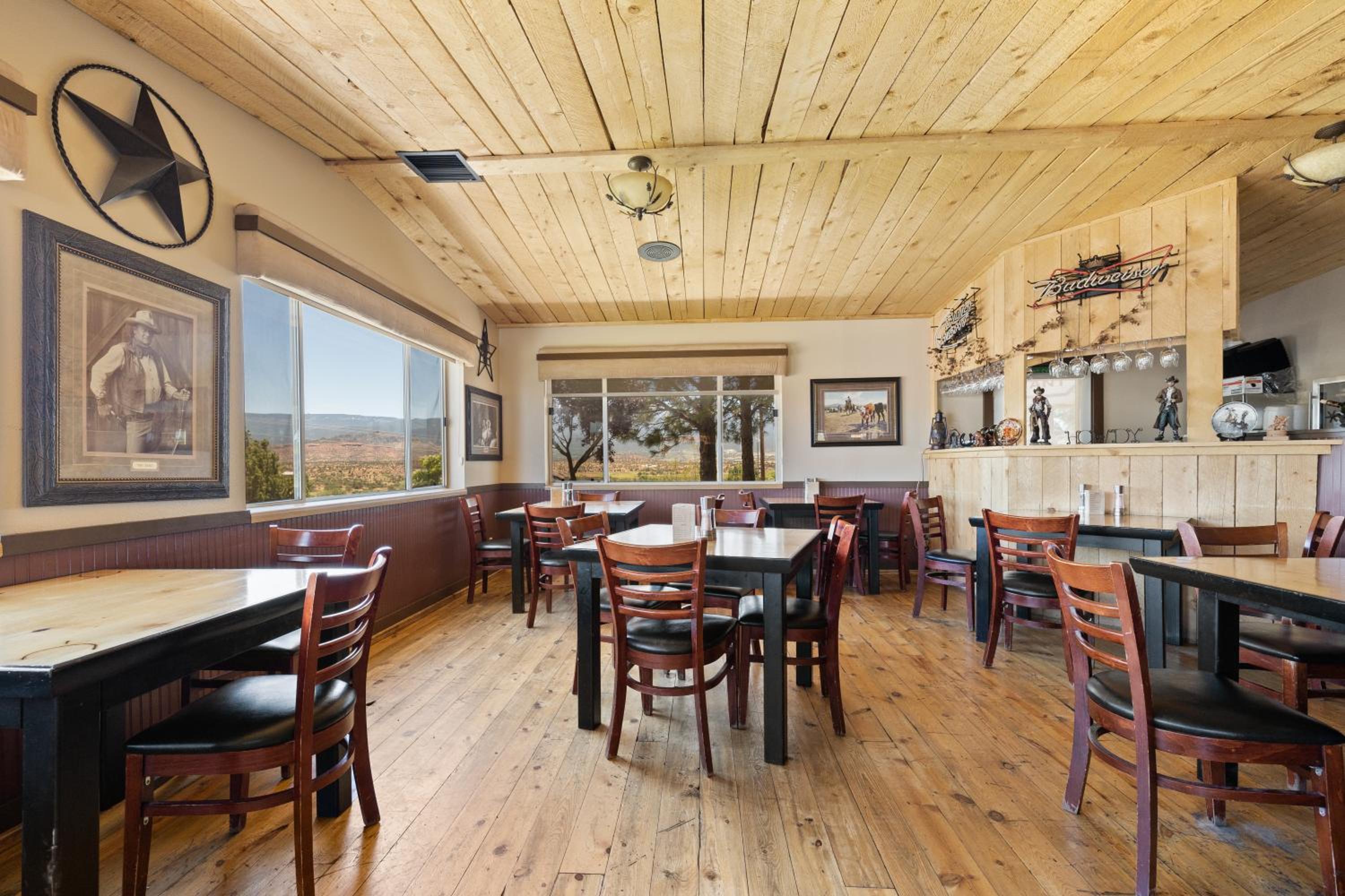Broken Spur Inn & Steakhouse