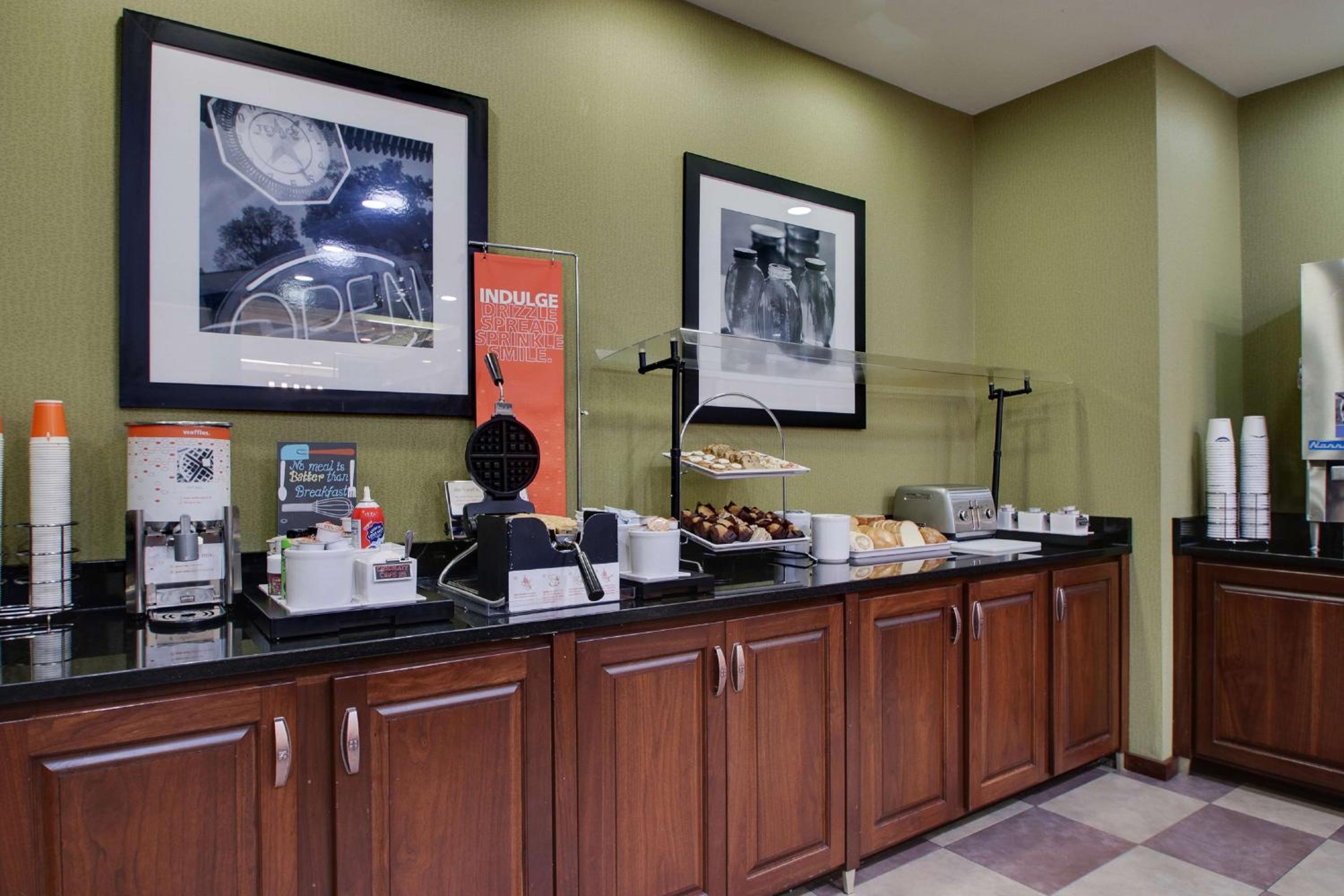 Warner Robins Vacations - Hampton Inn Warner Robins - Property Image 36