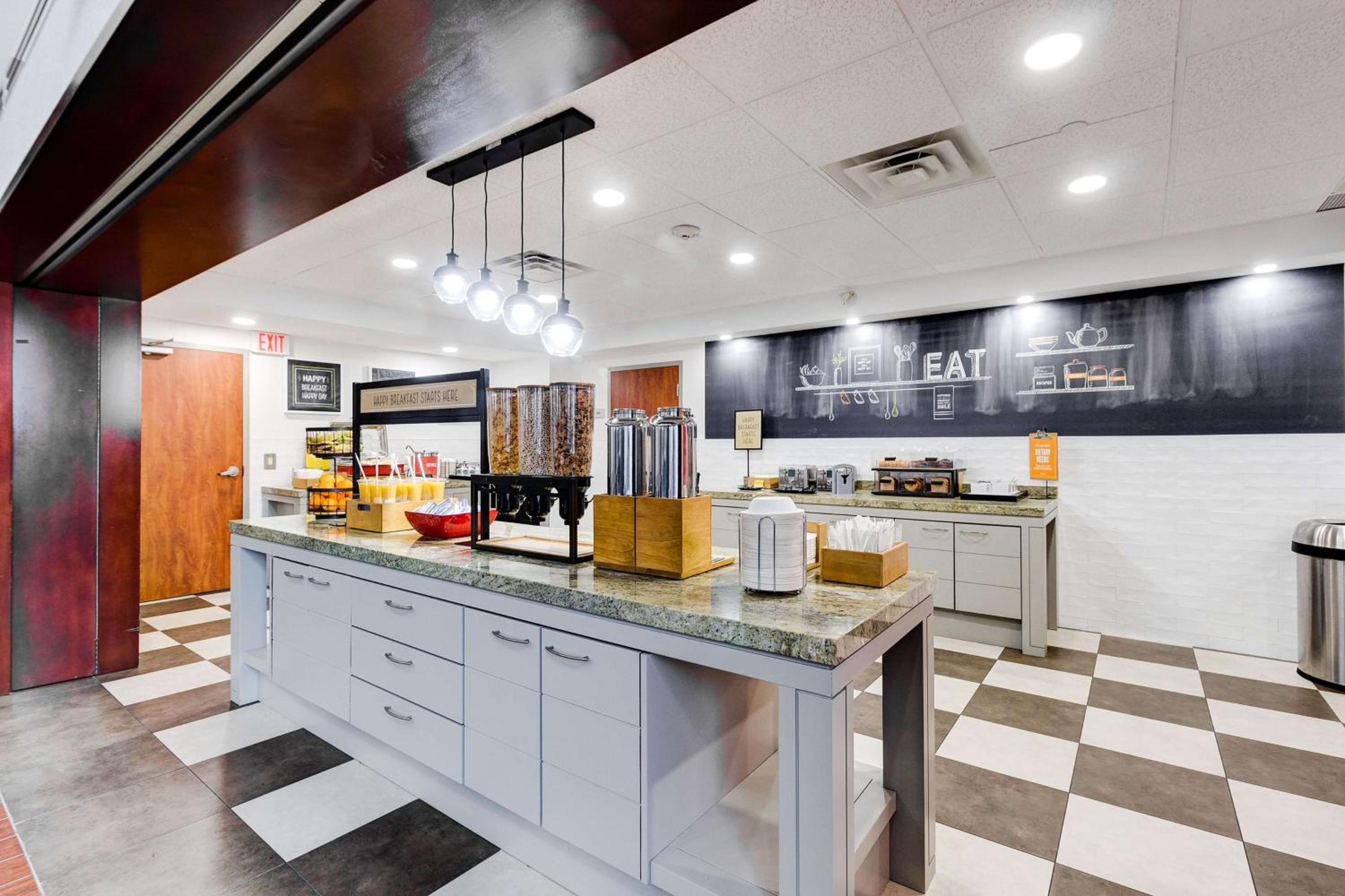 Brantford Vacations - Hampton Inn  Suites by Hilton Brantford - Property Image 42