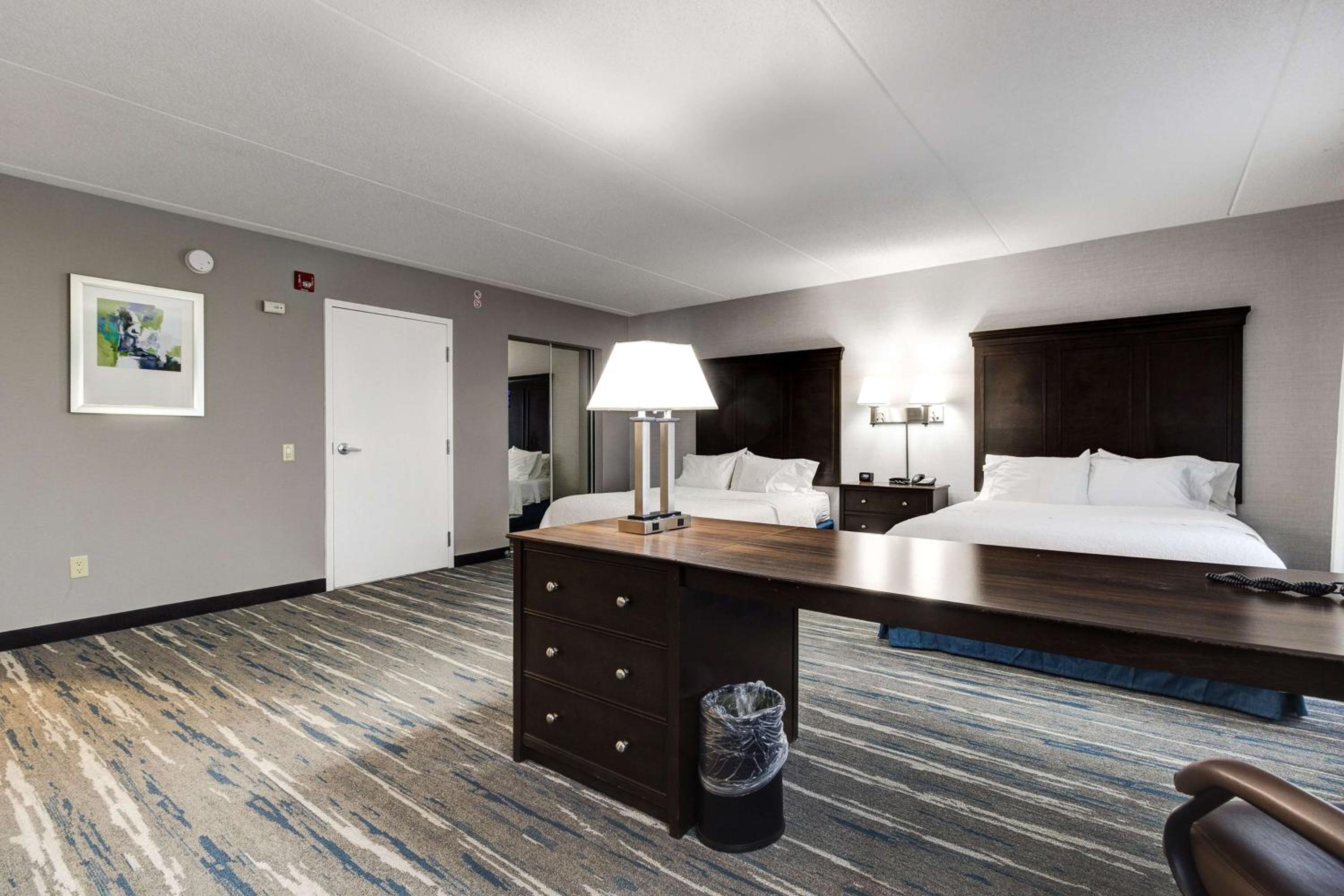 Brantford Vacations - Hampton Inn  Suites by Hilton Brantford - Property Image 22