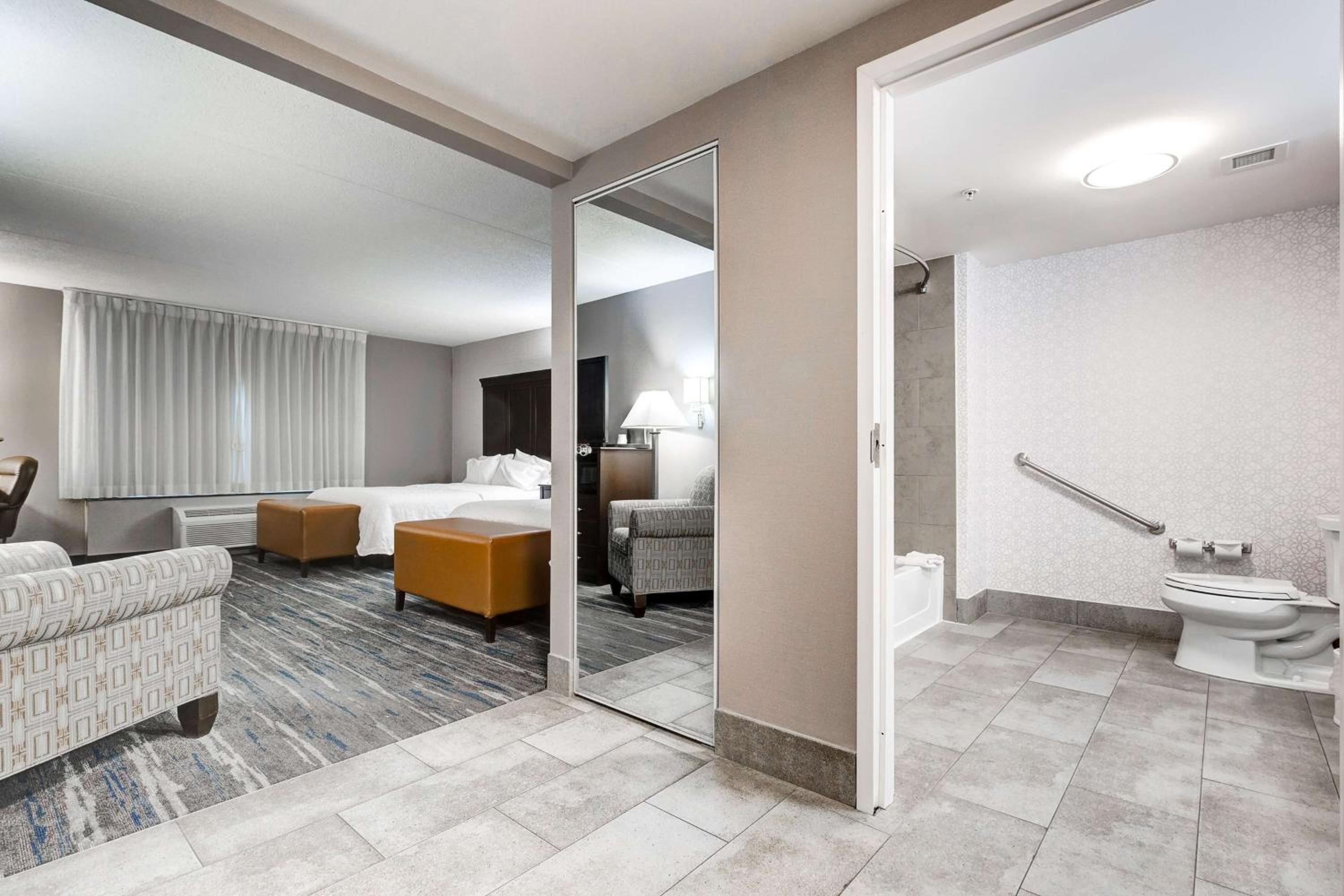 Brantford Vacations - Hampton Inn  Suites by Hilton Brantford - Property Image 28