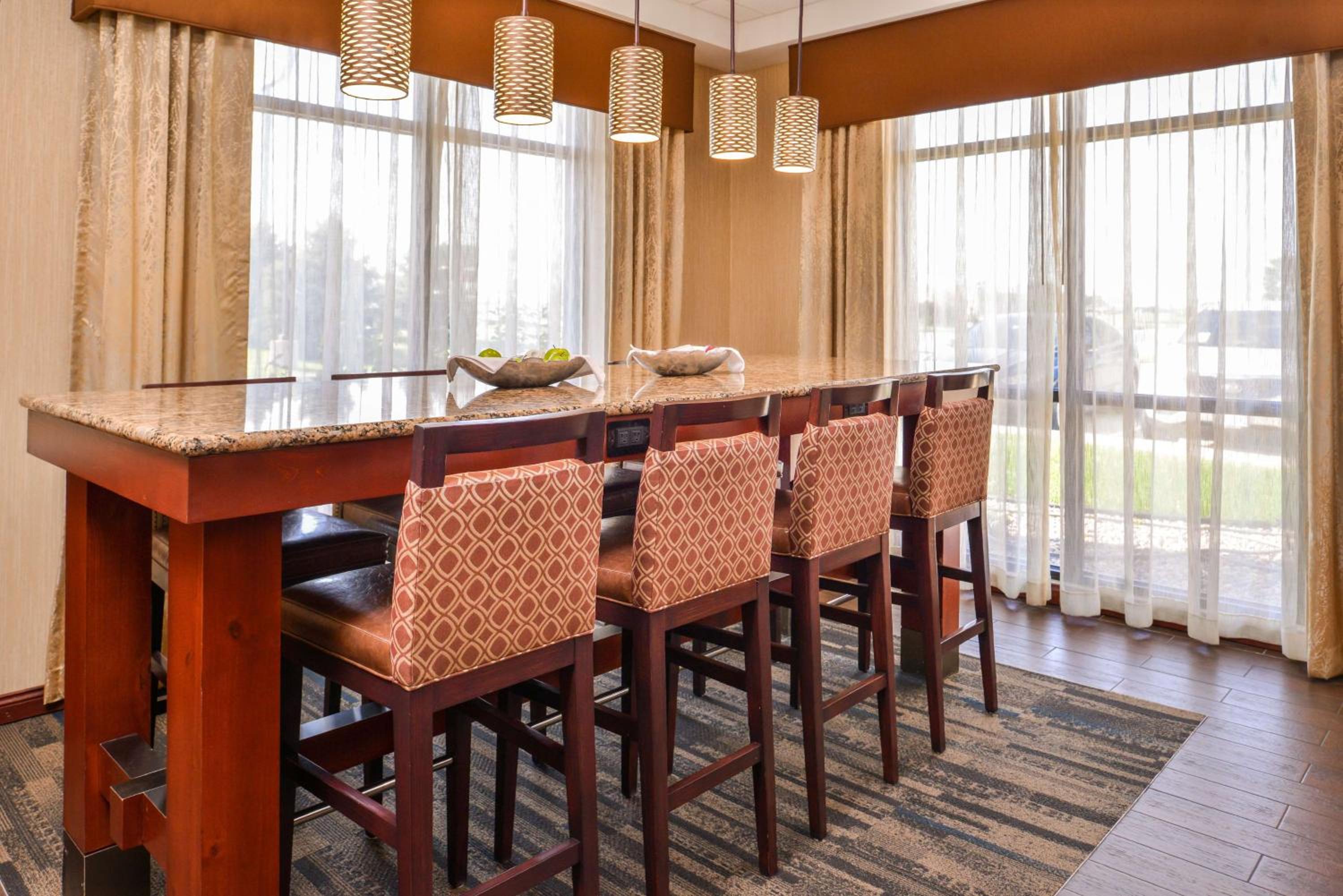 York Vacations - Hampton Inn York - Property Image 3