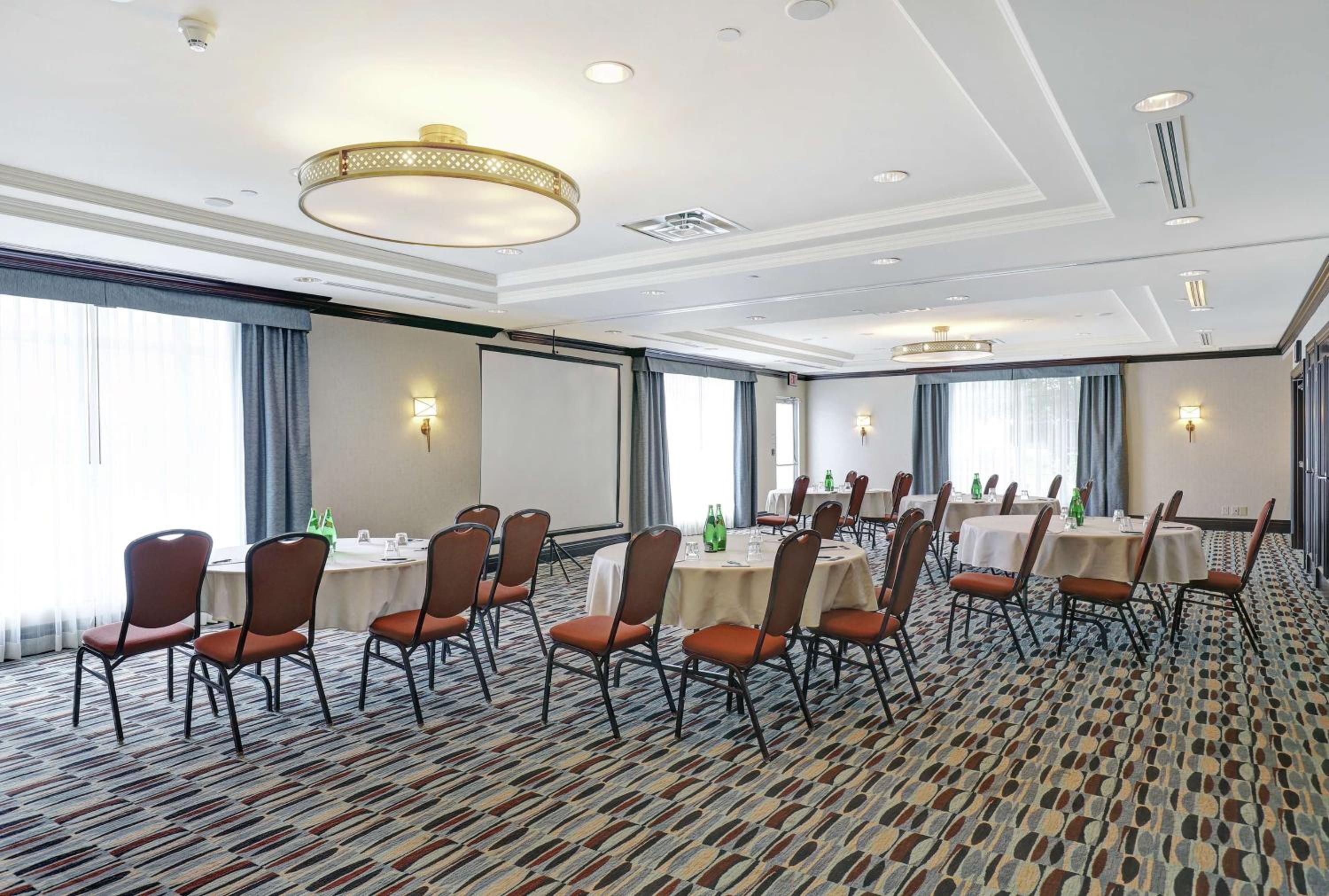 Cambridge Vacations - Homewood Suites by Hilton Cambridge-Waterloo, Ontario - Property Image 4