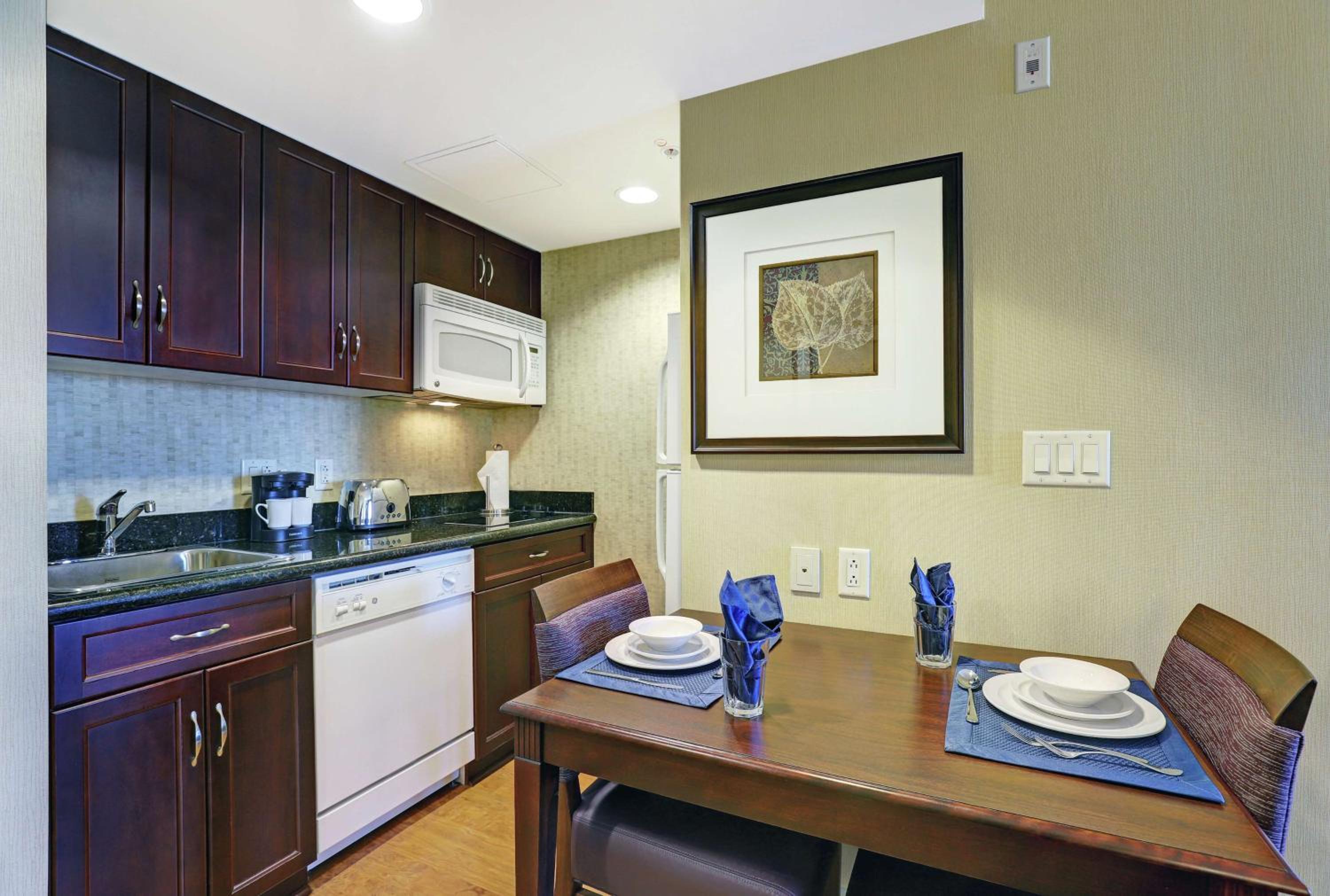 Cambridge Vacations - Homewood Suites by Hilton Cambridge-Waterloo, Ontario - Property Image 8