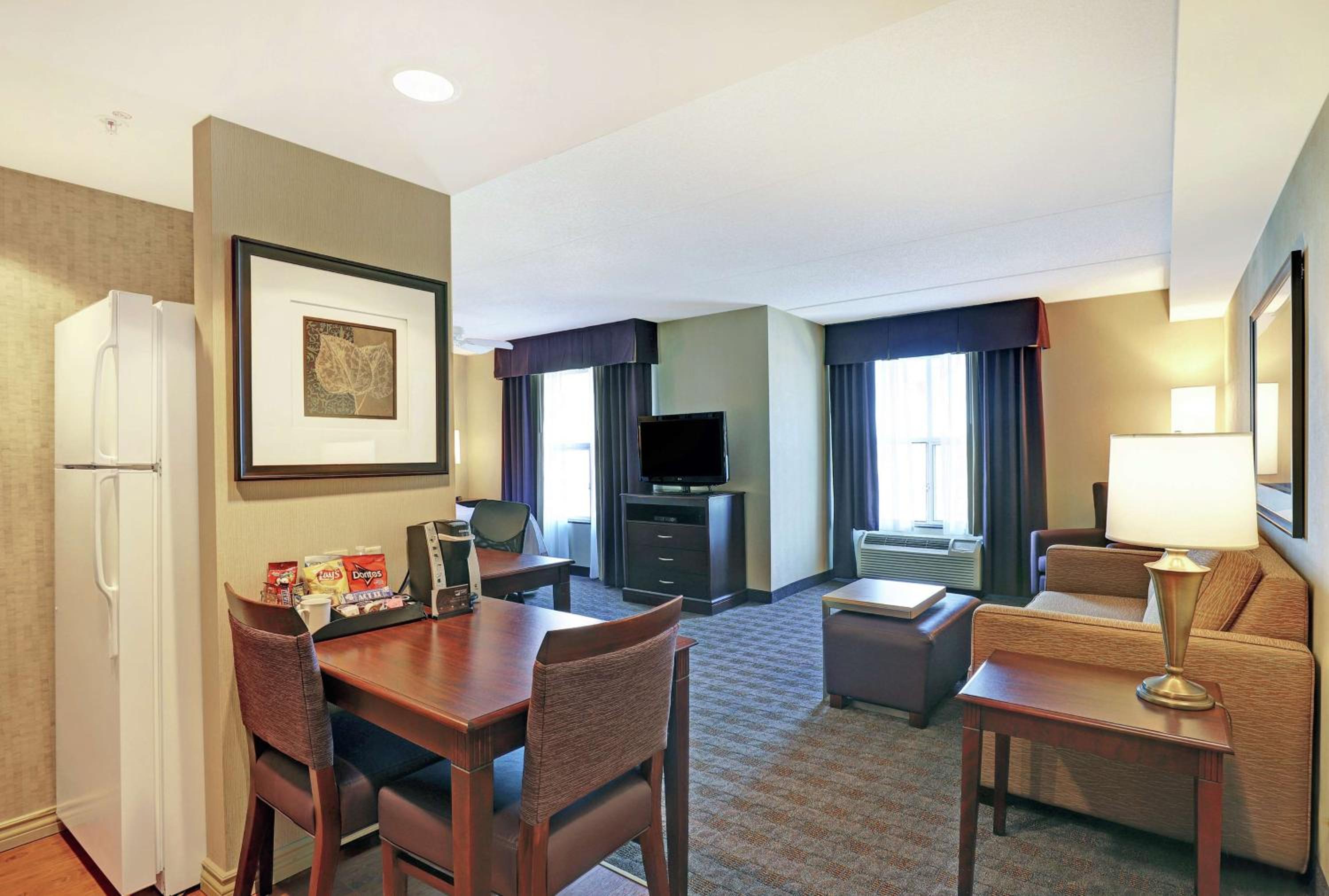 Cambridge Vacations - Homewood Suites by Hilton Cambridge-Waterloo, Ontario - Property Image 17