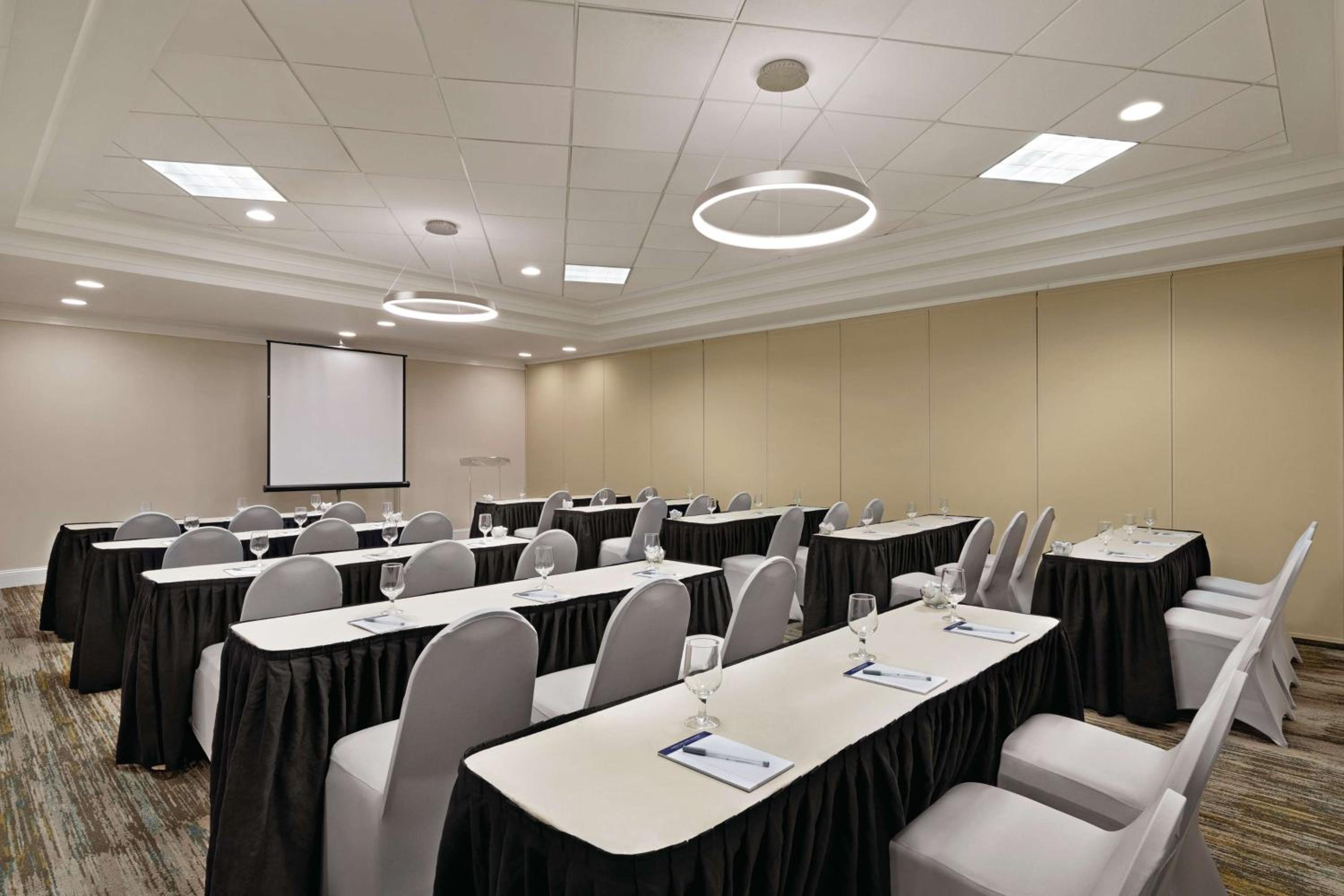 Oxford Vacations - Hilton Garden Inn Oxford/Anniston, AL - Property Image 19