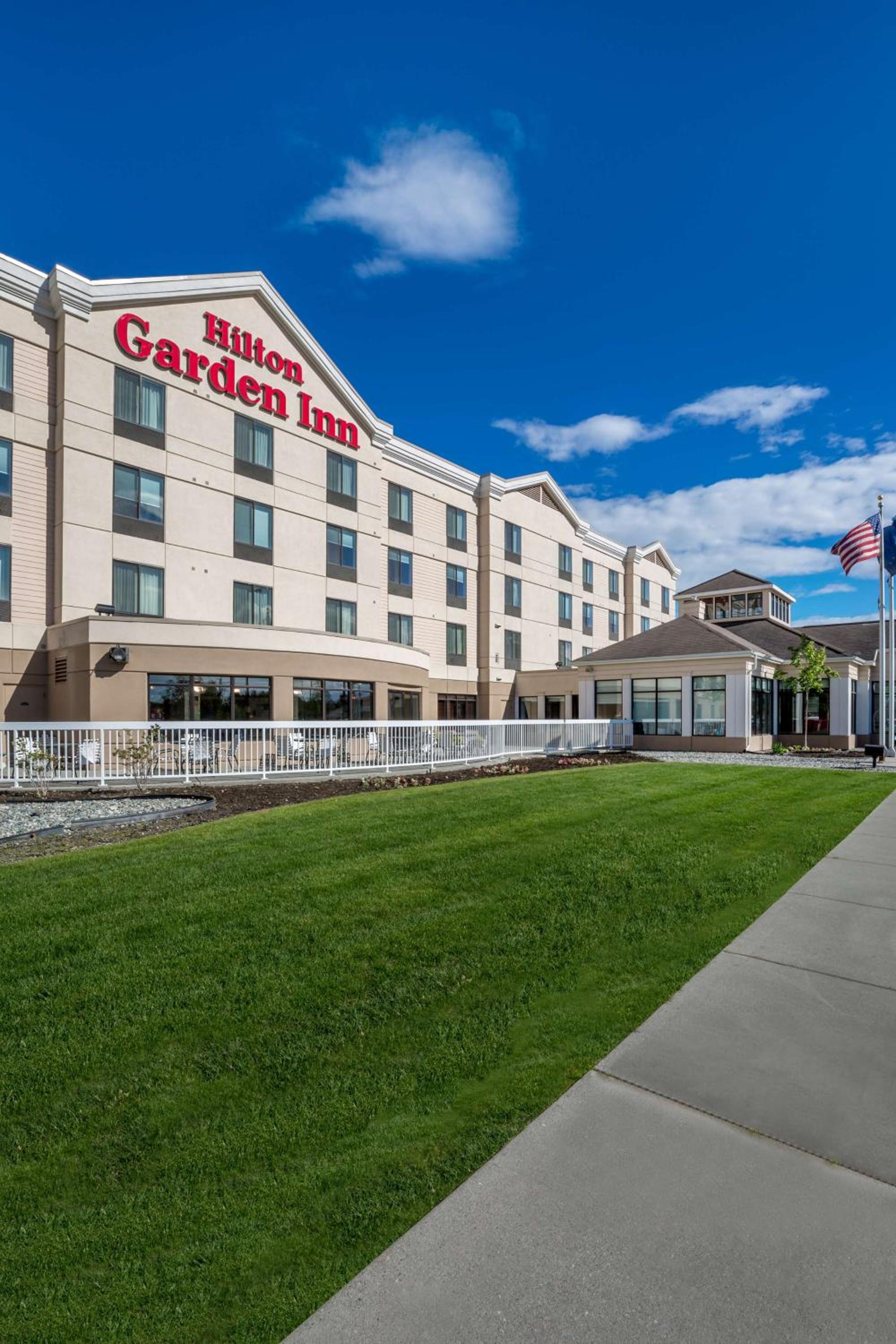 Hotel Hilton Garden Inn Anchorage - Image 1
