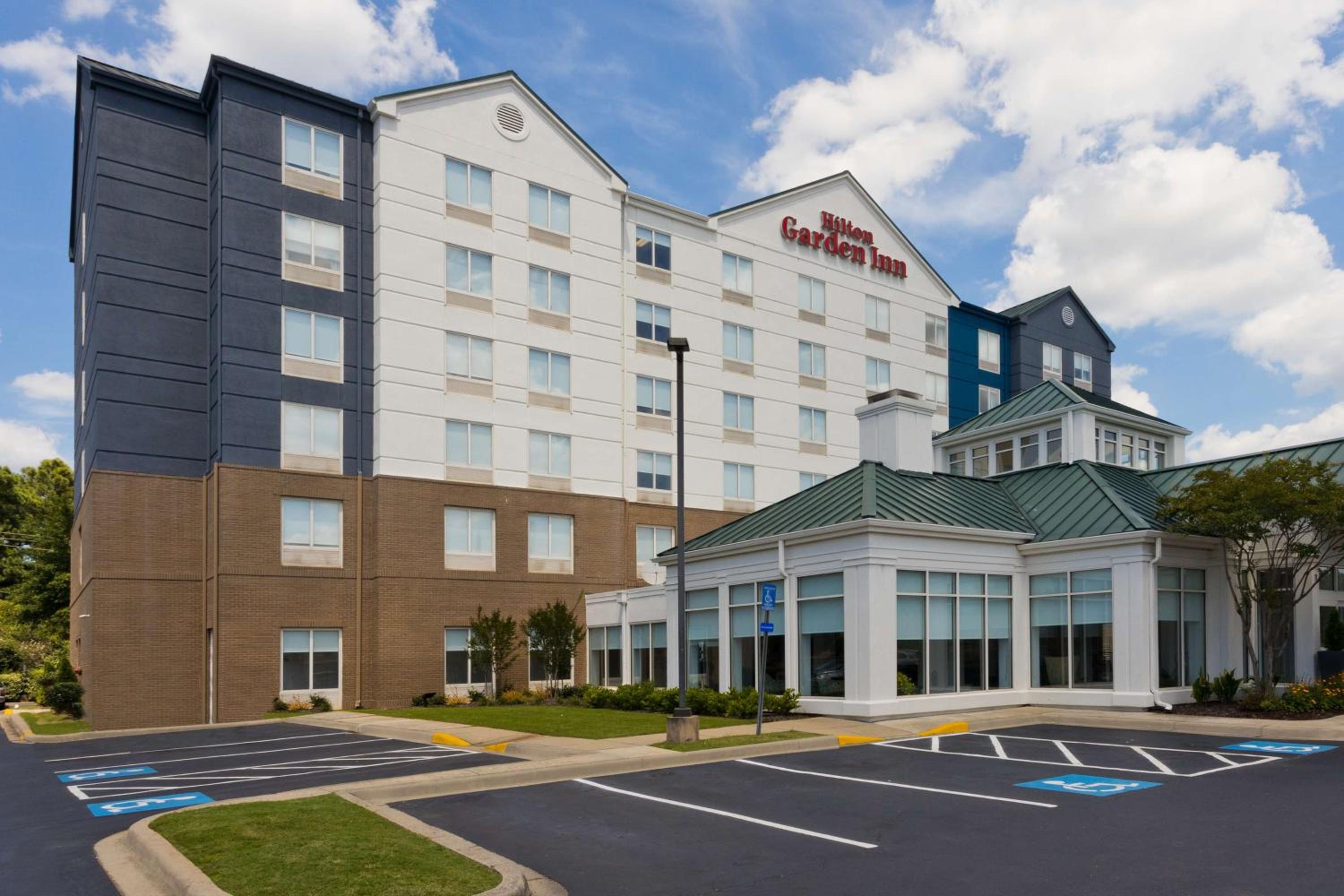 Hotel Hilton Garden Inn Birmingham/Lakeshore Drive - Image 1