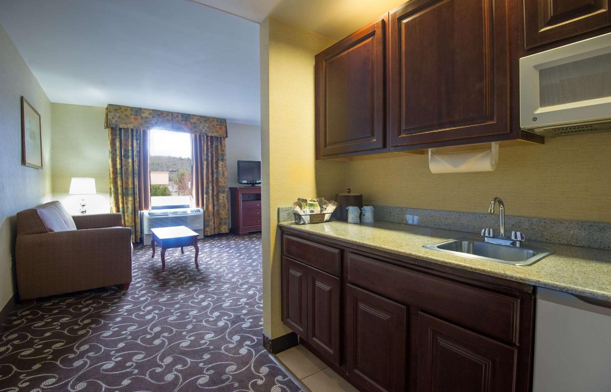 Brattleboro Vacations - Hampton by Hilton Brattleboro - Property Image 13