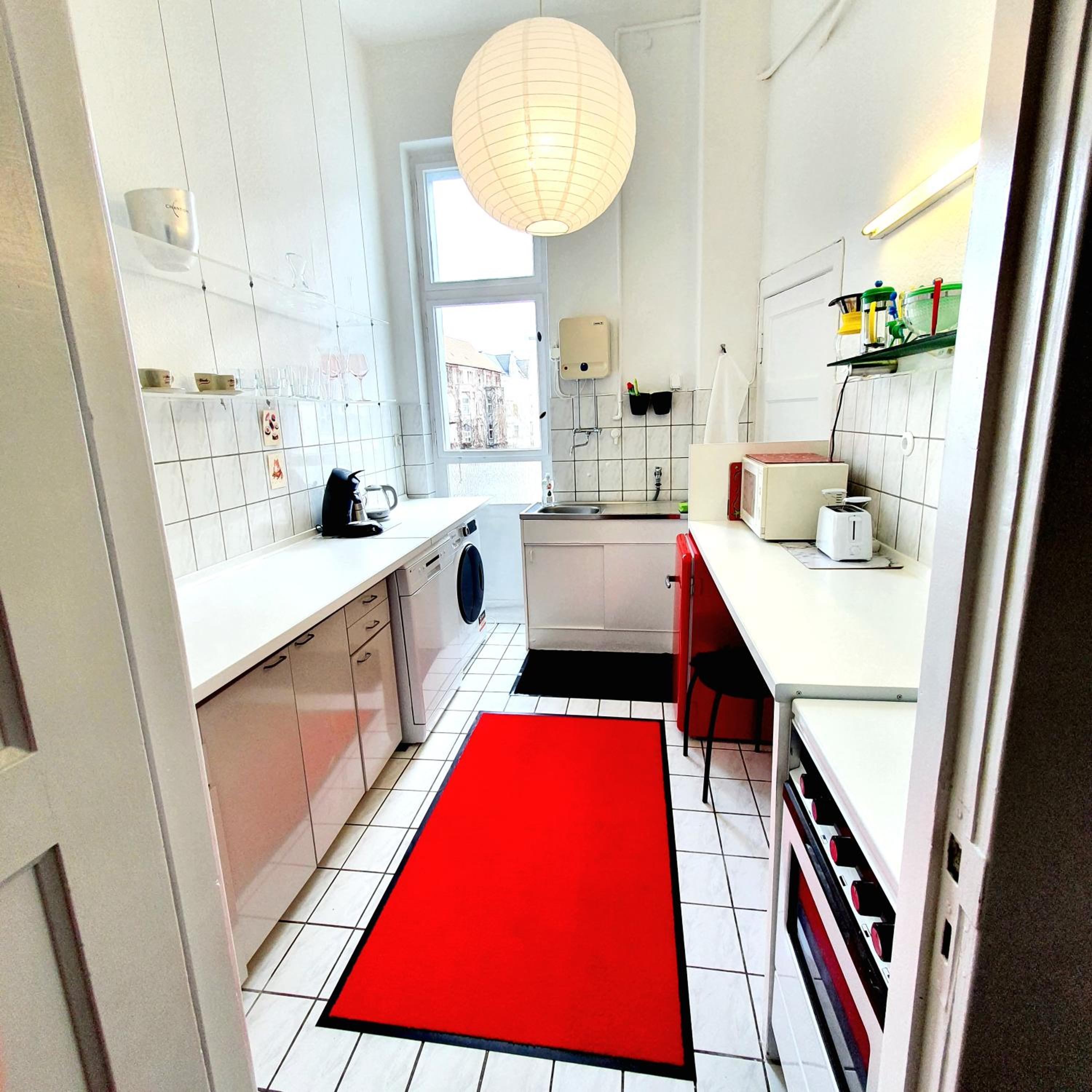 Apartment 3 large rooms with 2 separate bedbrooms close to city centre near Kudamm and KaDeWe