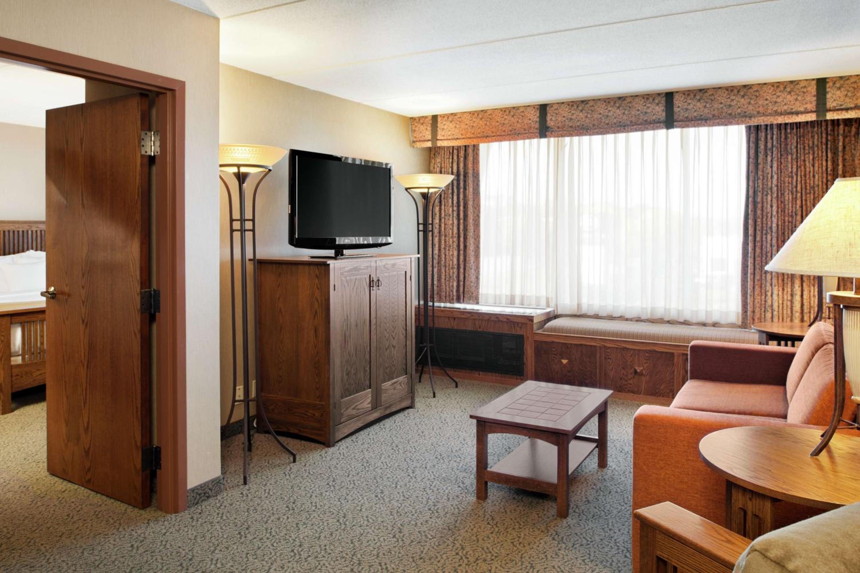 DoubleTree by Hilton Libertyville-Mundelein - Property Image 19