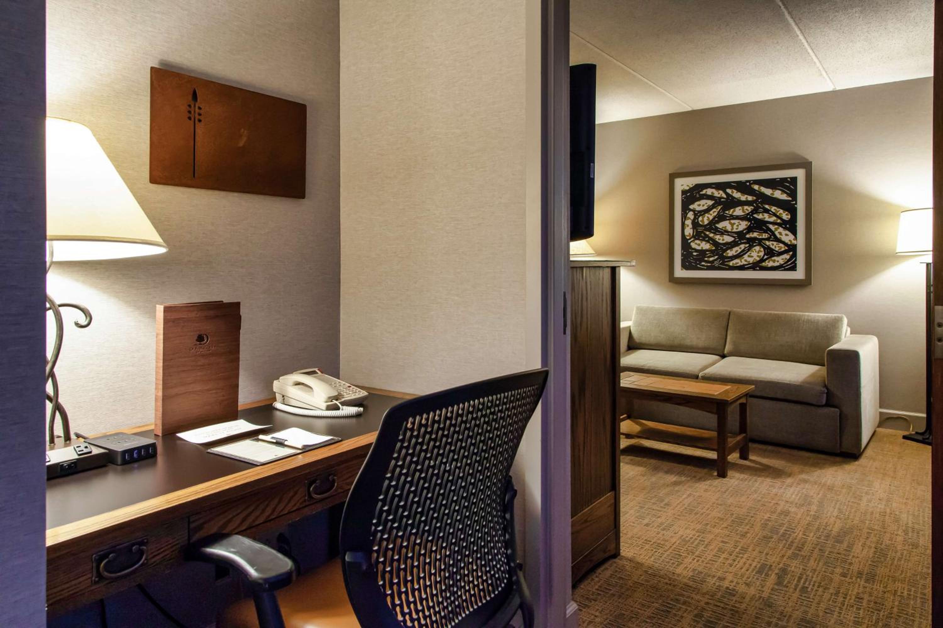 DoubleTree by Hilton Libertyville-Mundelein - Property Image 1