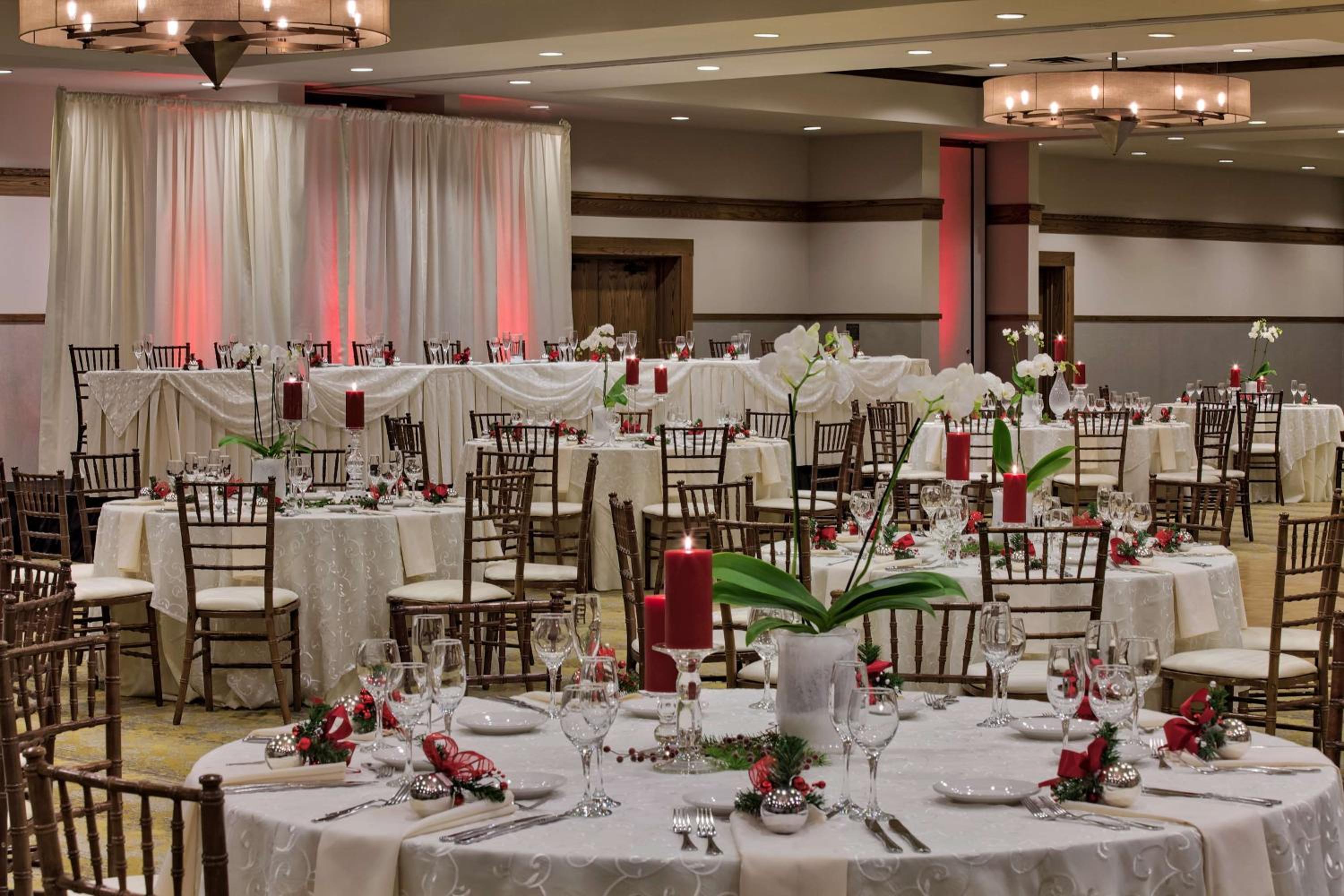 DoubleTree by Hilton Libertyville-Mundelein - Property Image 8
