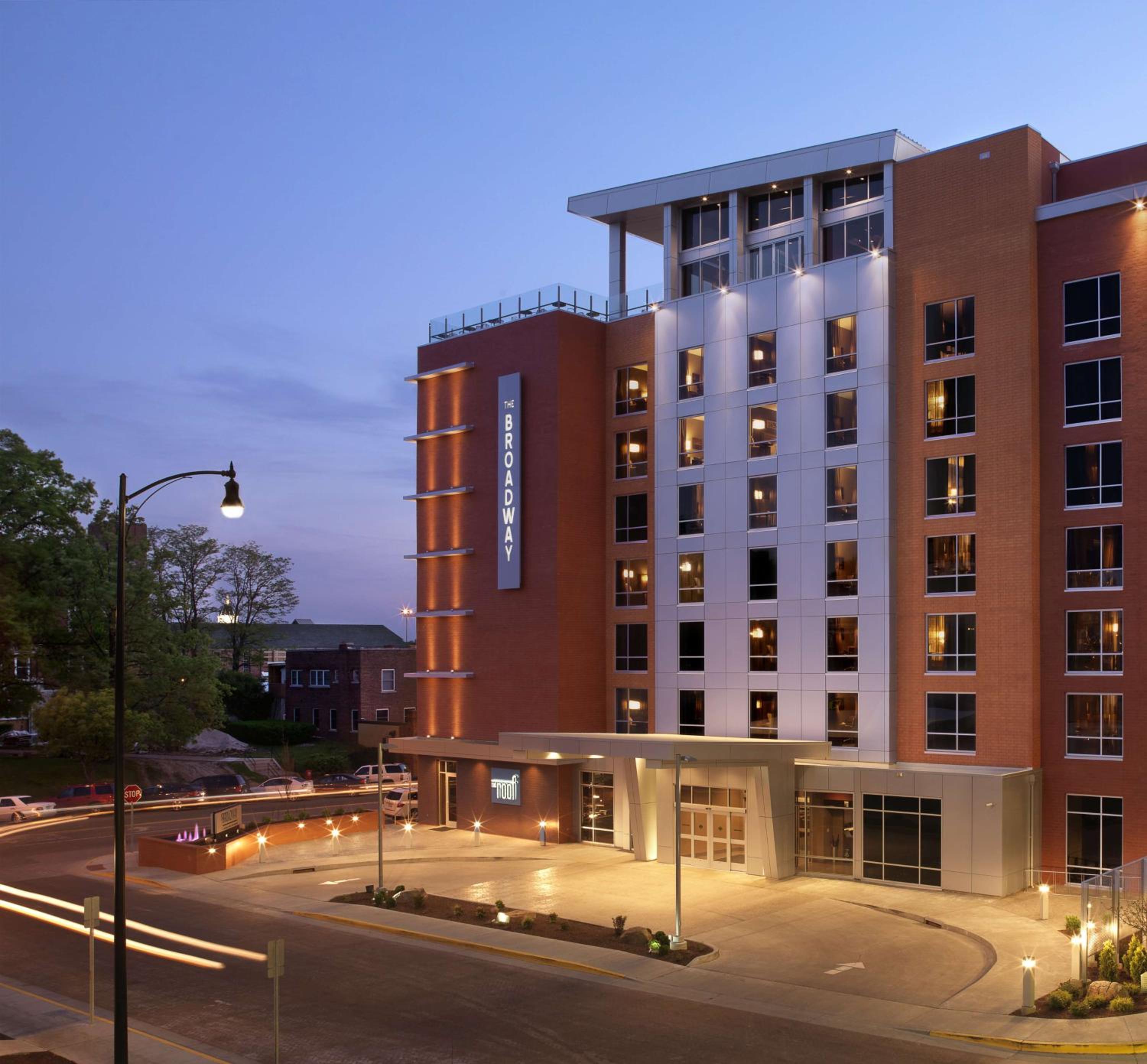 Columbia Vacations - The Broadway Columbia - a DoubleTree by Hilton Hotel - Property Image 1