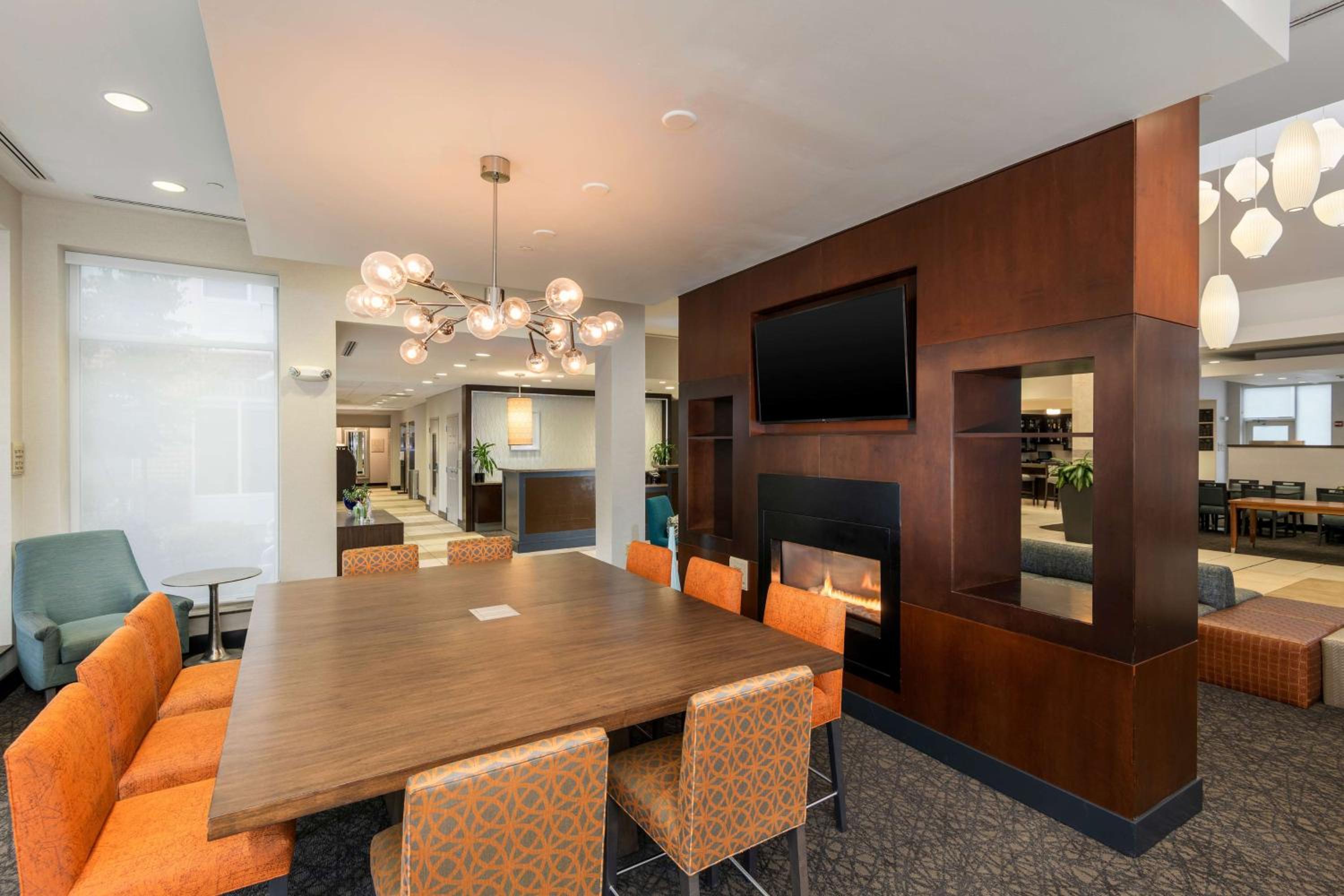 Hilton Garden Inn Silver Spring White Oak - Property Image 26