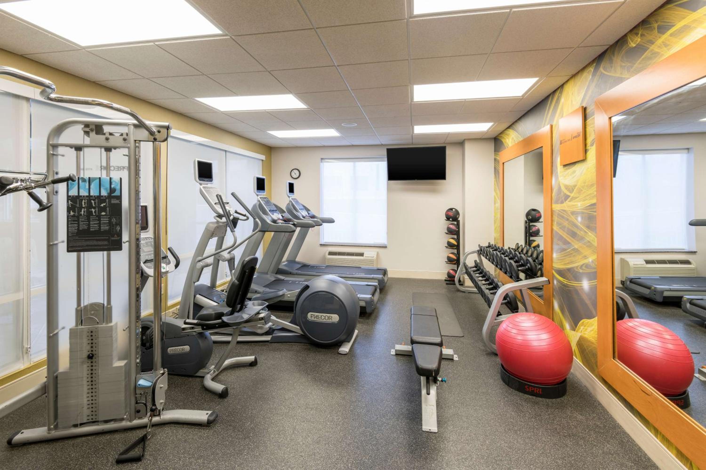 Hilton Garden Inn Silver Spring White Oak - Property Image 35