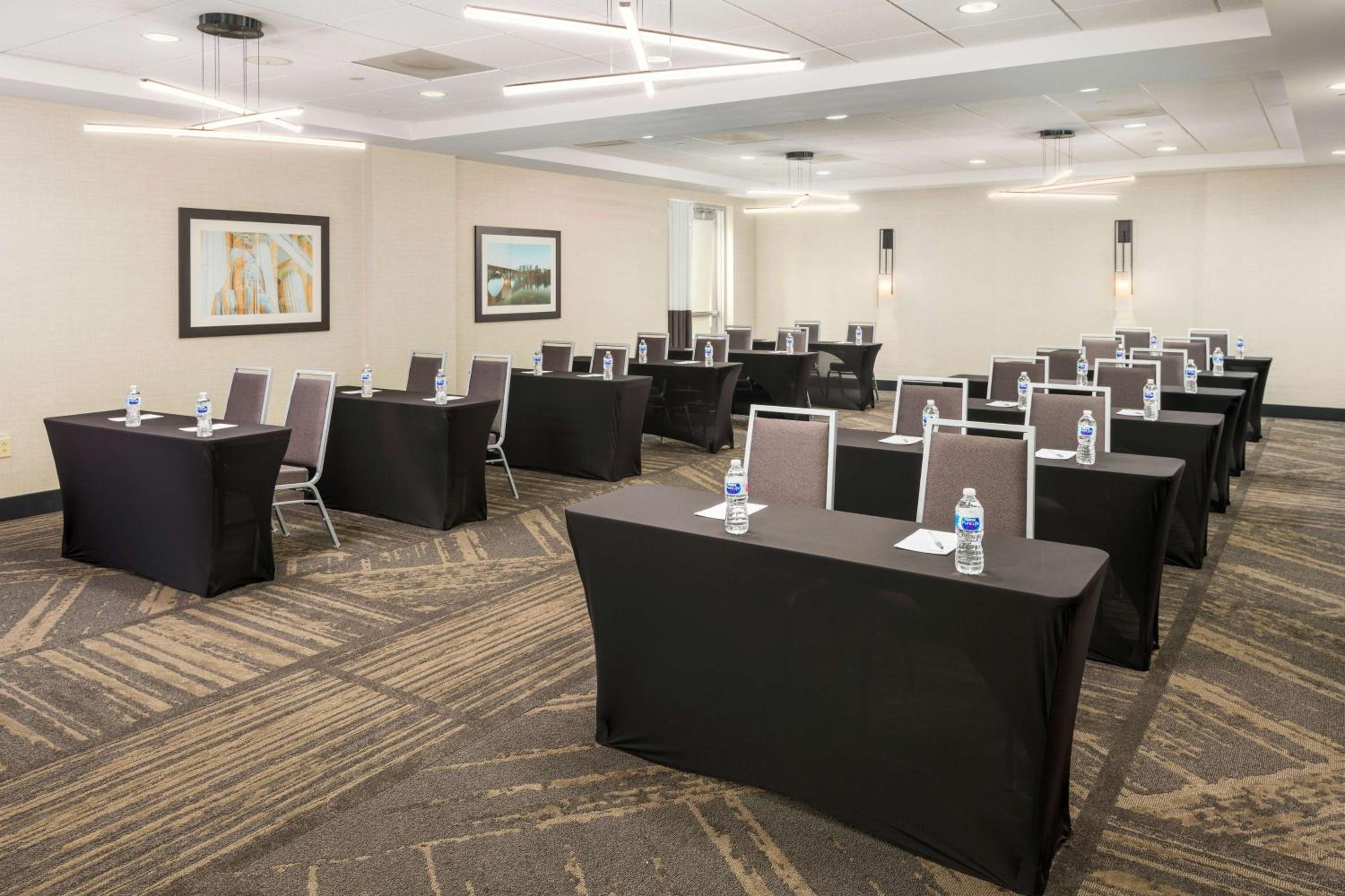Hilton Garden Inn Silver Spring White Oak - Property Image 15