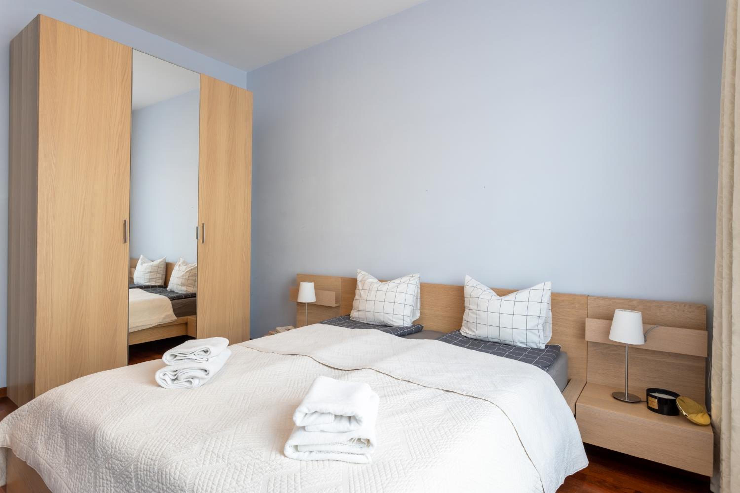 Golden Apartments Warsaw - Bright & Stylish, Stawki Street