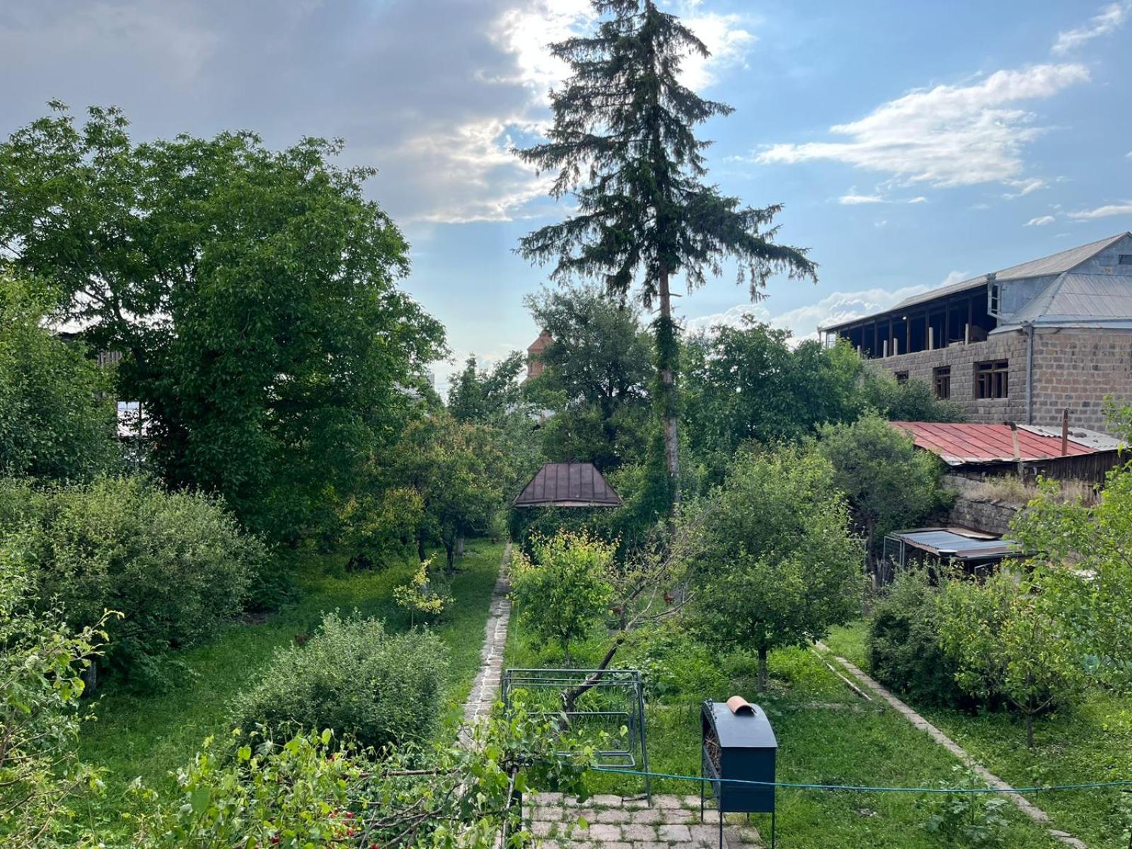 Papoyan Guest House