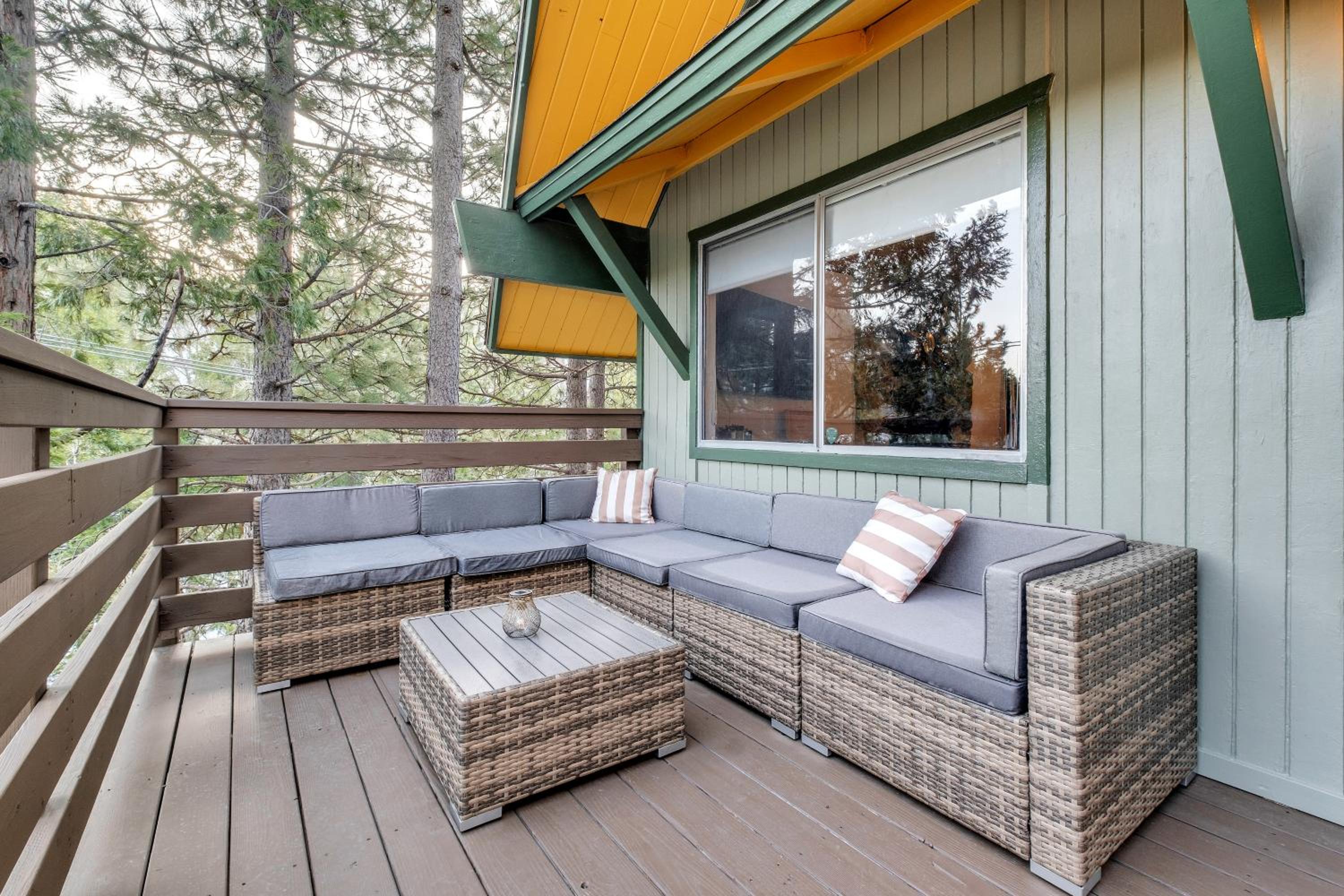 The Mod Lodge - Lake Arrowhead view 4