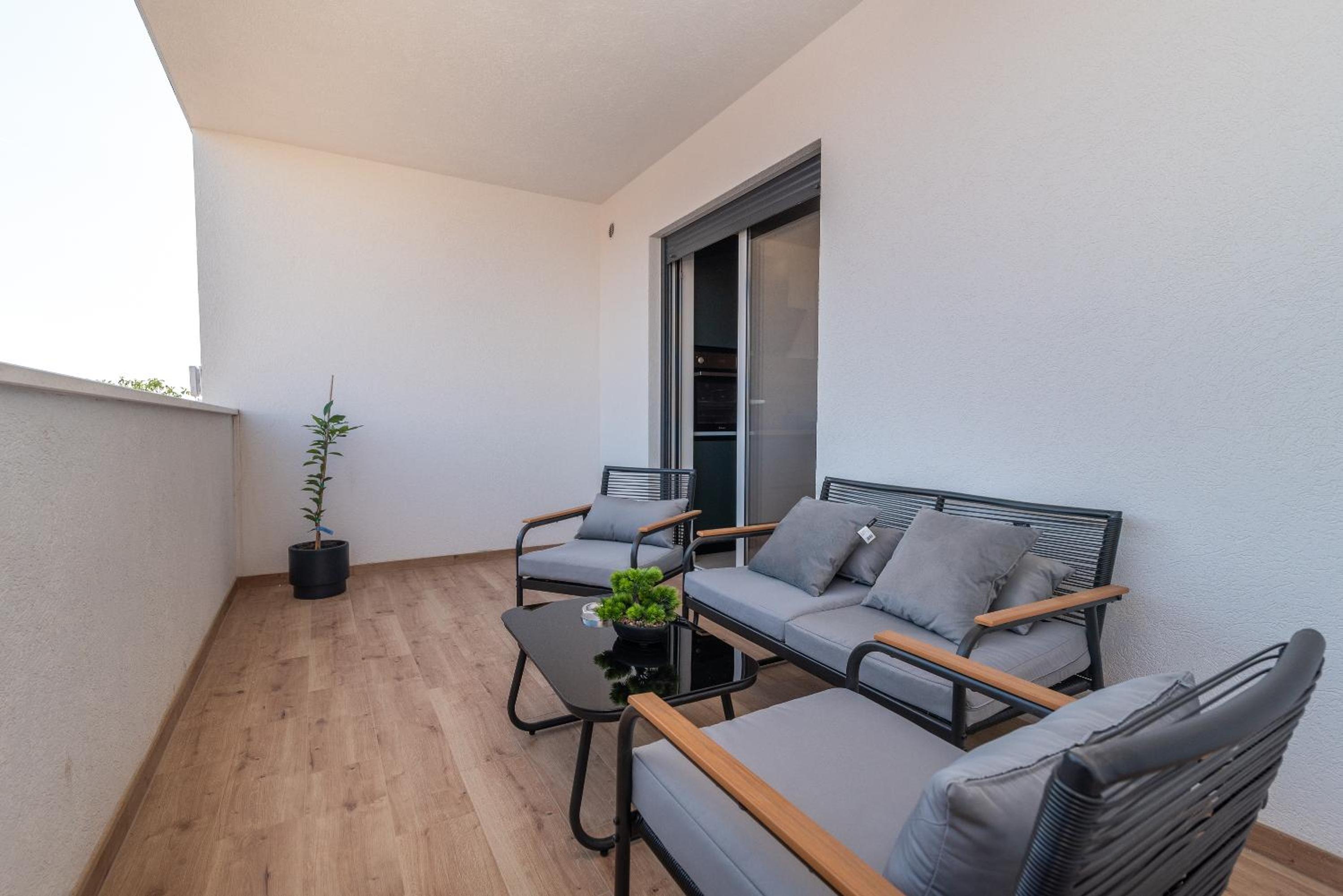 Kamarin Apartment
