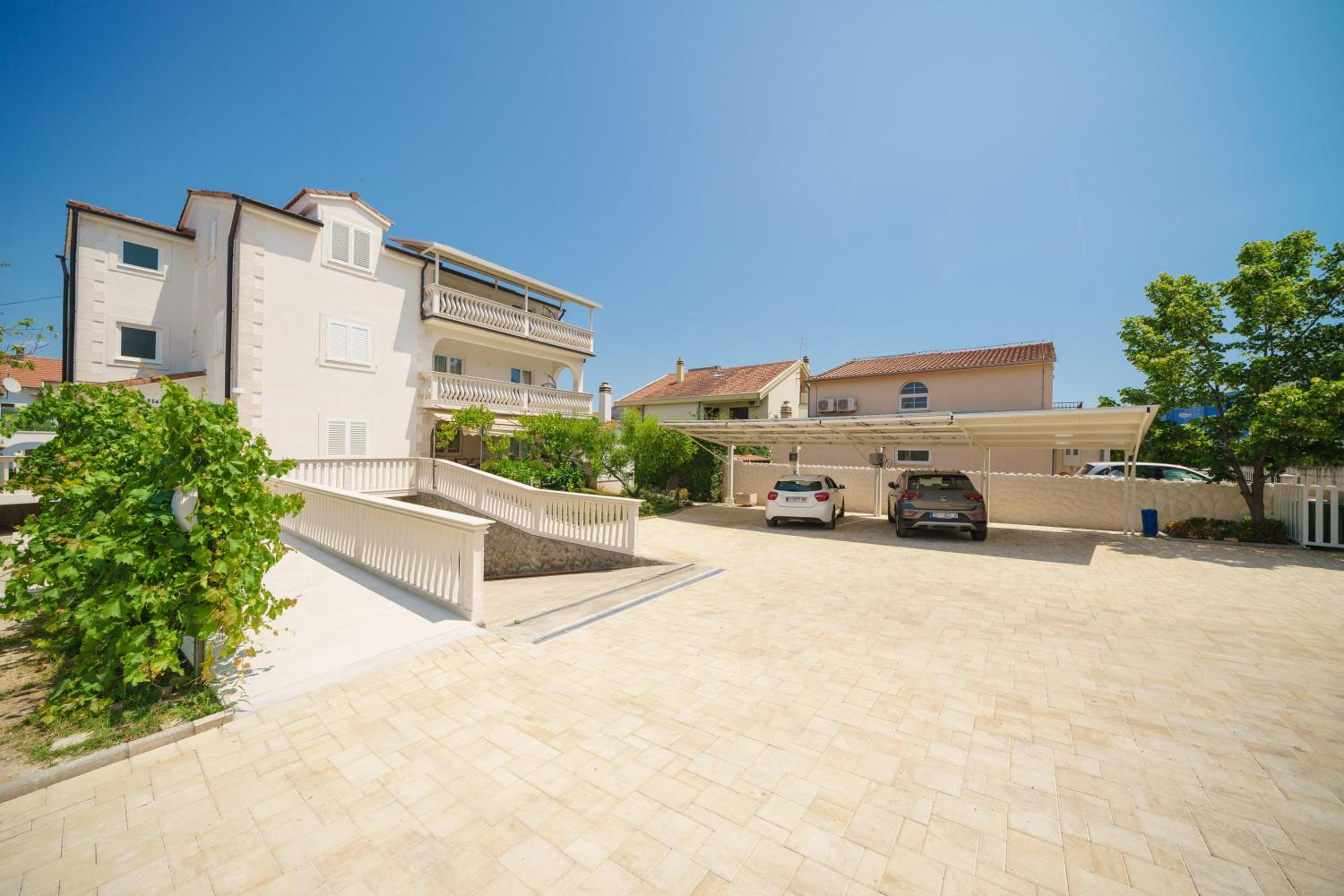 Villa Bianca Vodice view 3