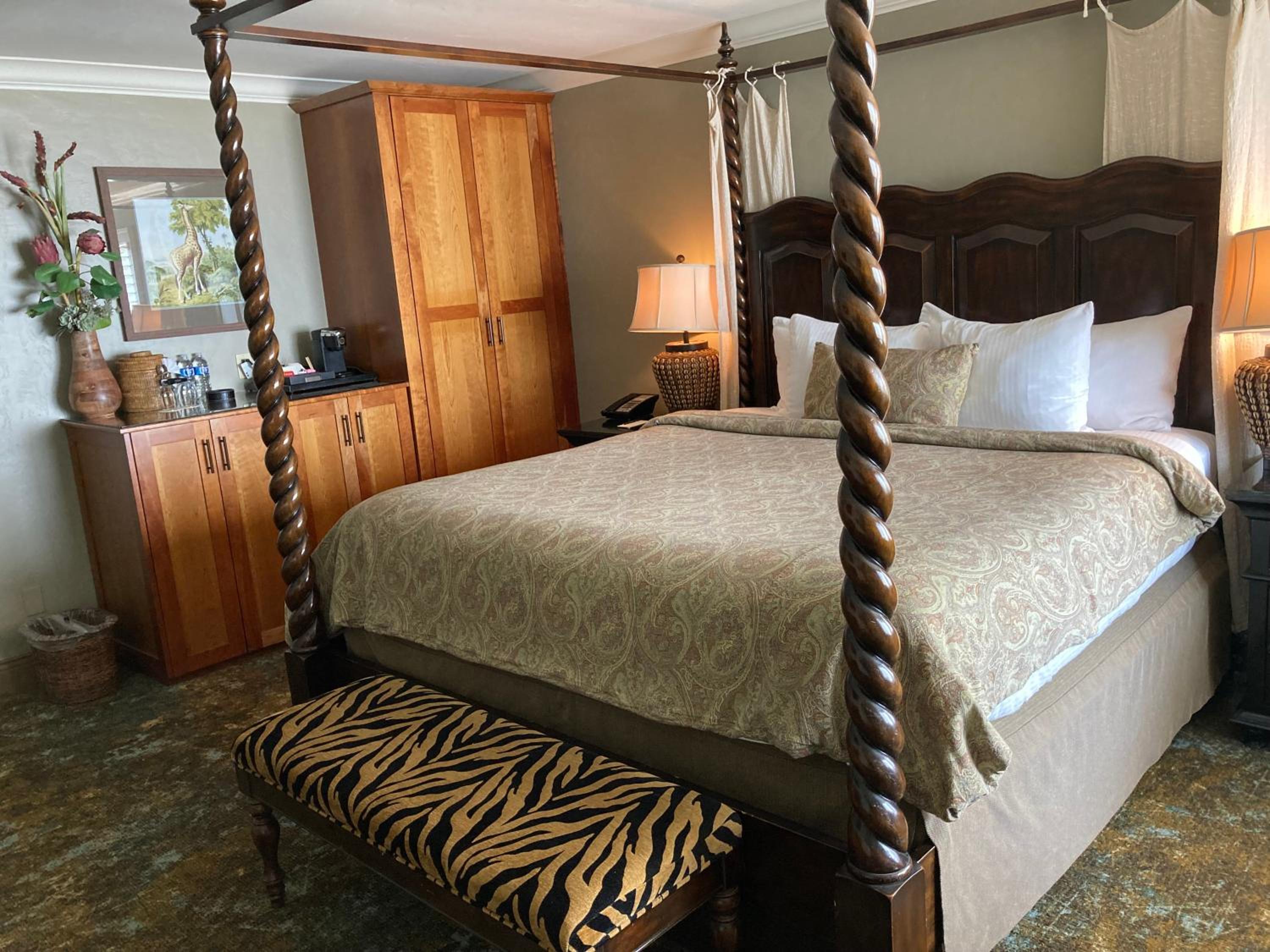 Blue Dolphin Inn