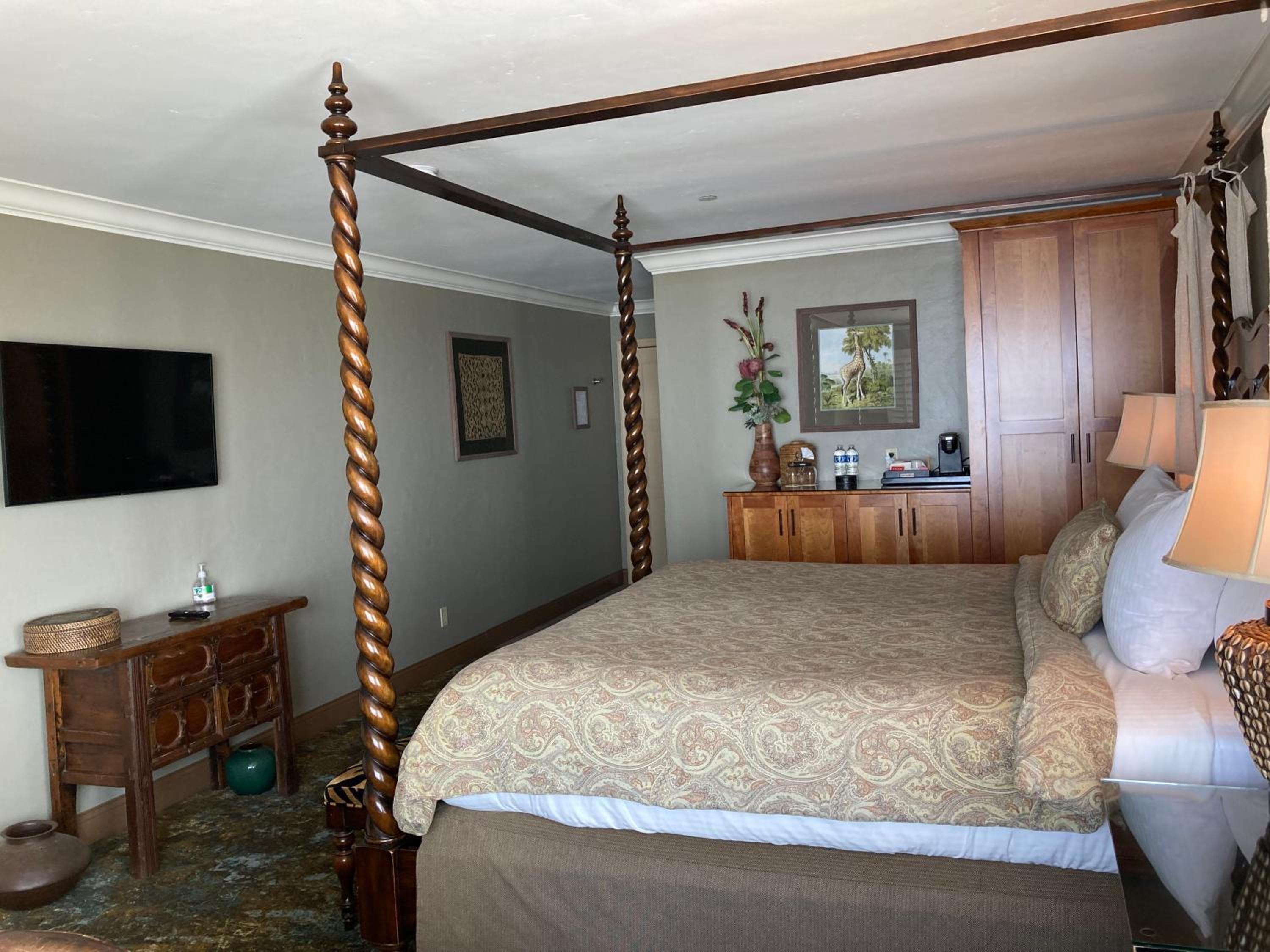 Blue Dolphin Inn