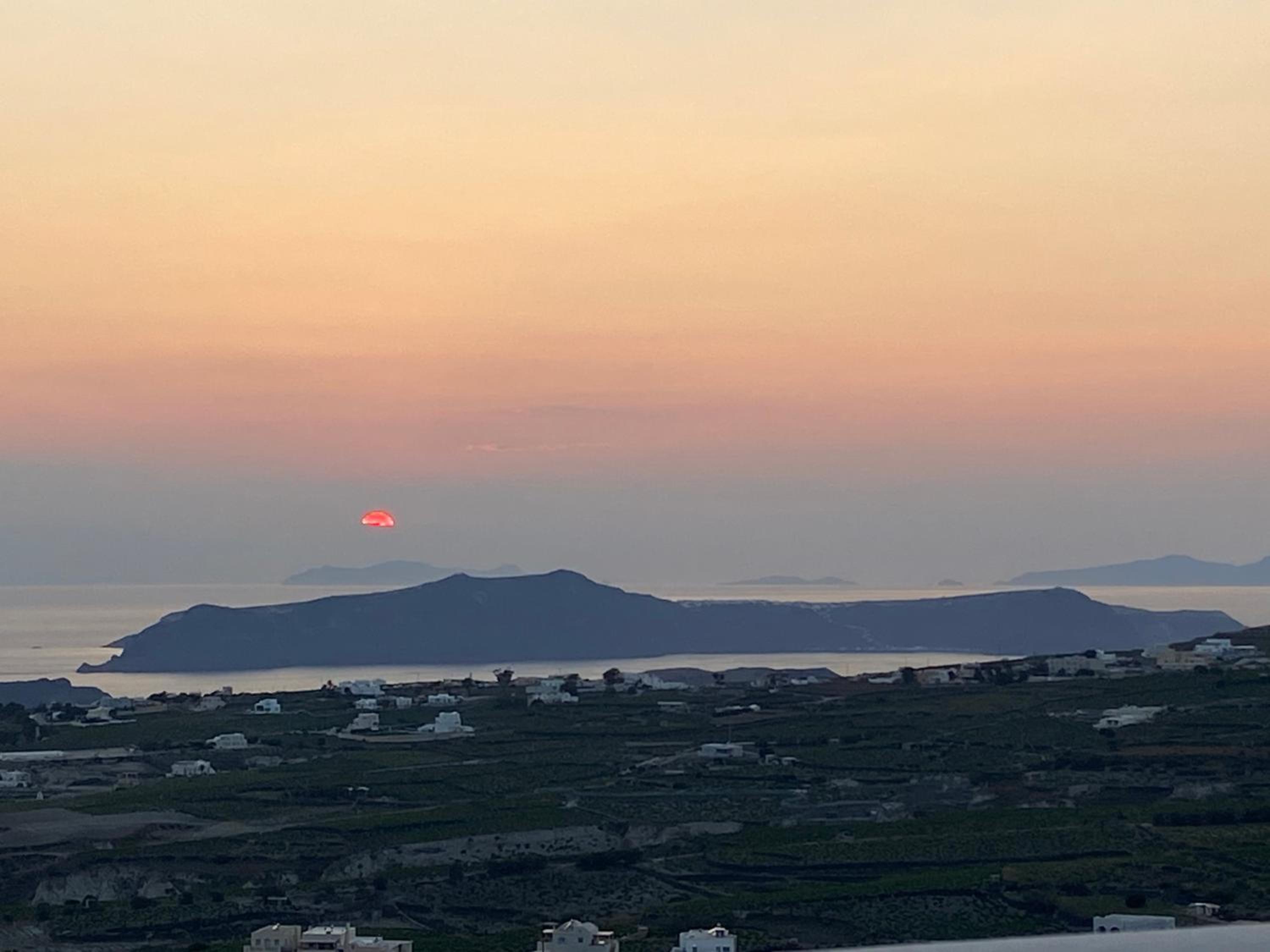 ENA suites Santorini