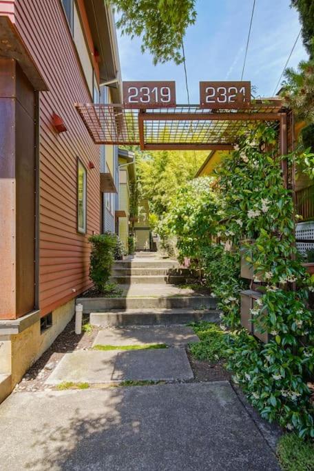 #StayInMyDistrict Buckman Spacious Modern Rowhouse