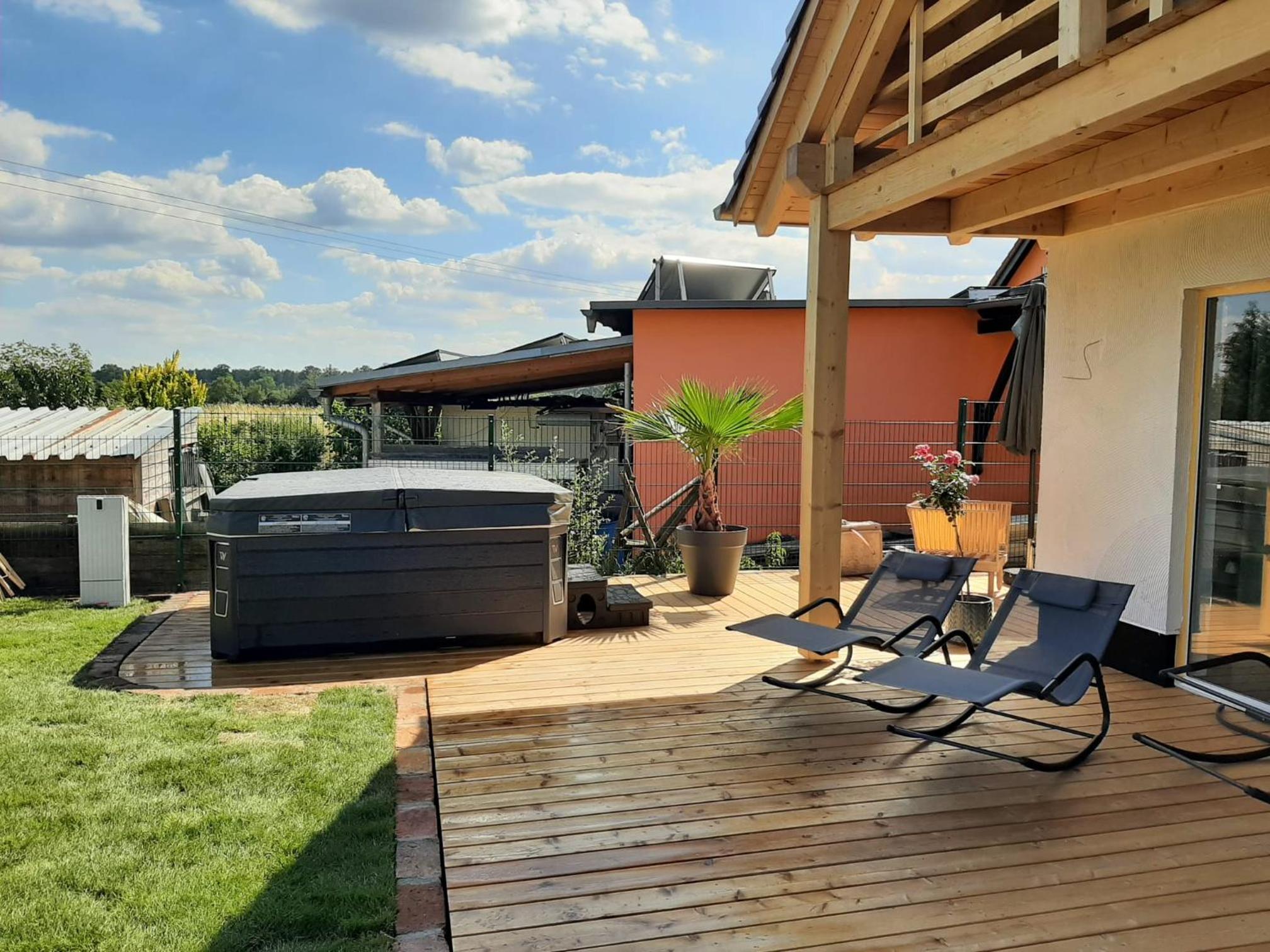 Landliebe, Ferienhaus, 3 Schlafzimmer mit Sauna und Outdoor Whirlpool