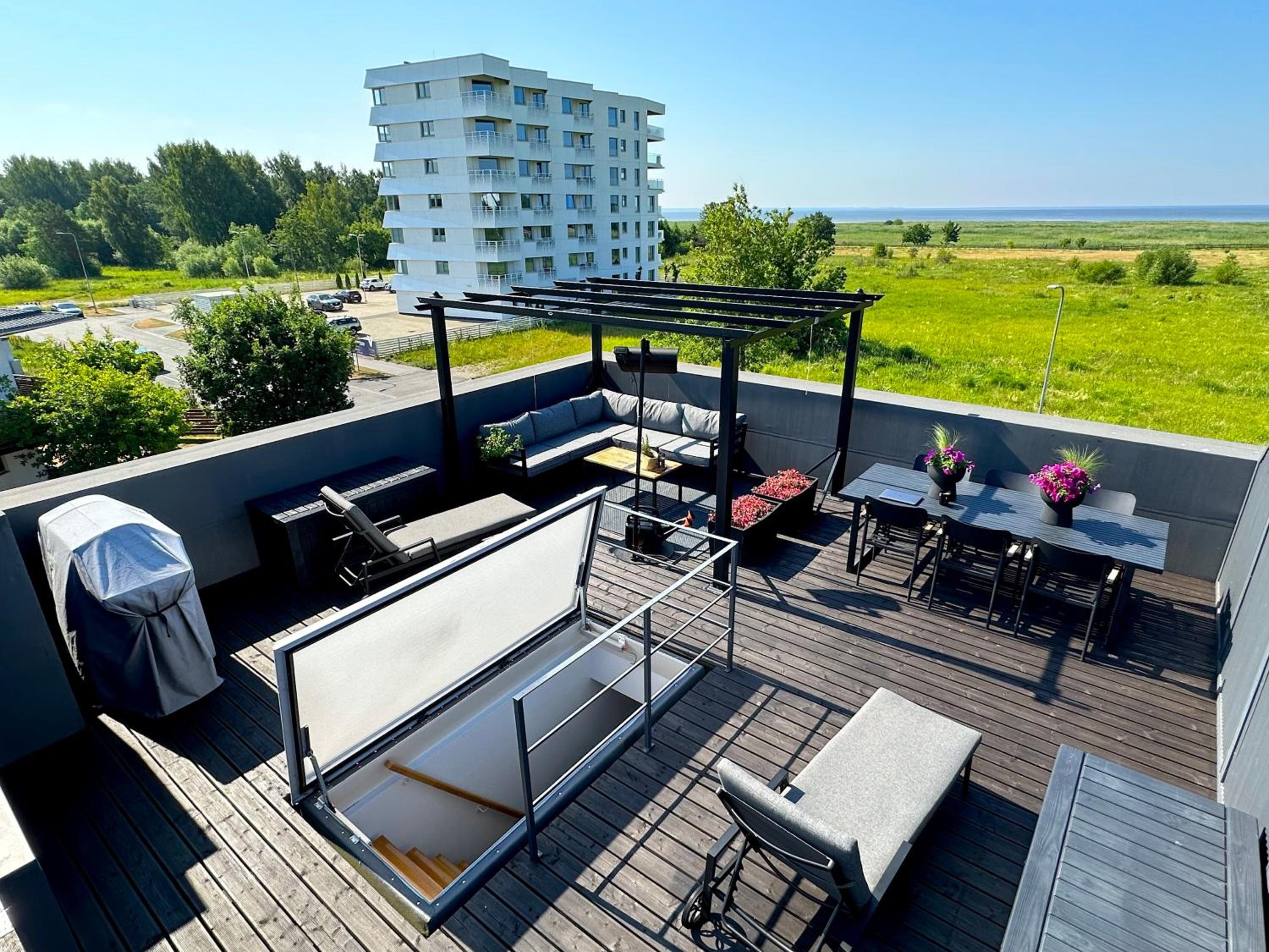 Tiiru Seaview Residence with 50m2 roof terrace view 2