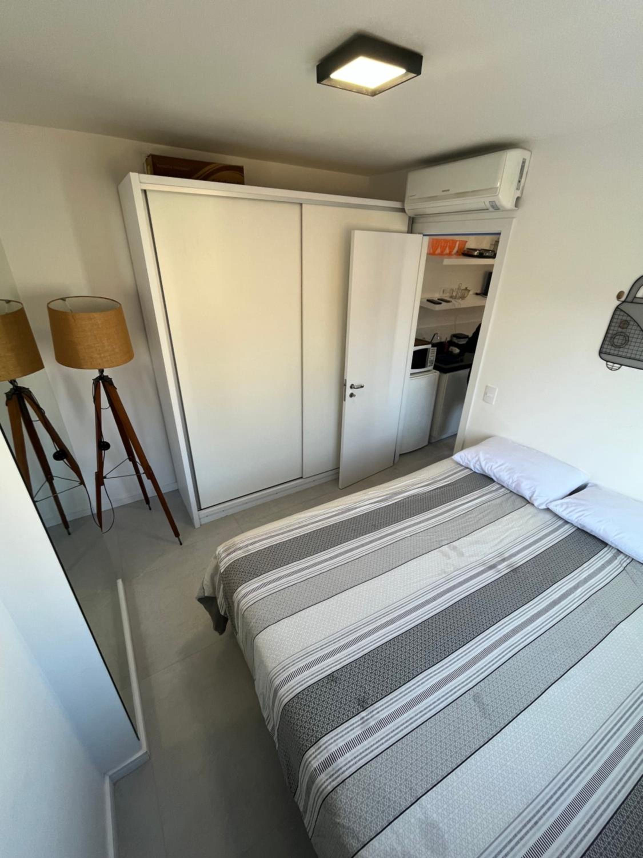 Studio inteiro ótima localização centro