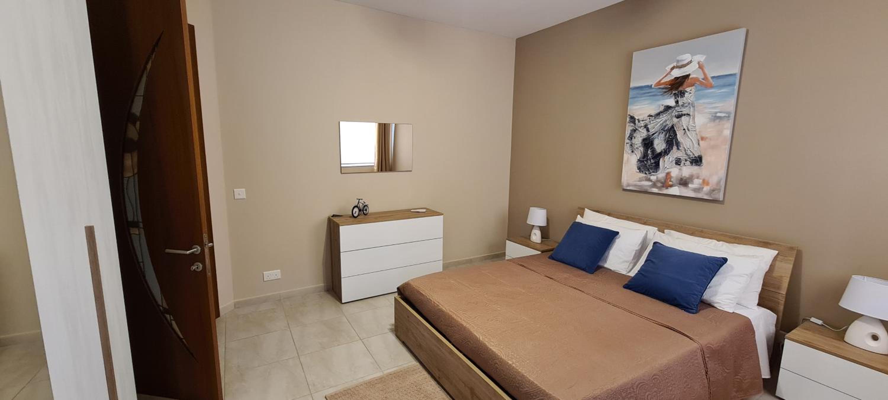 Large Apartment in Marsascala. sleeps 6 view 2
