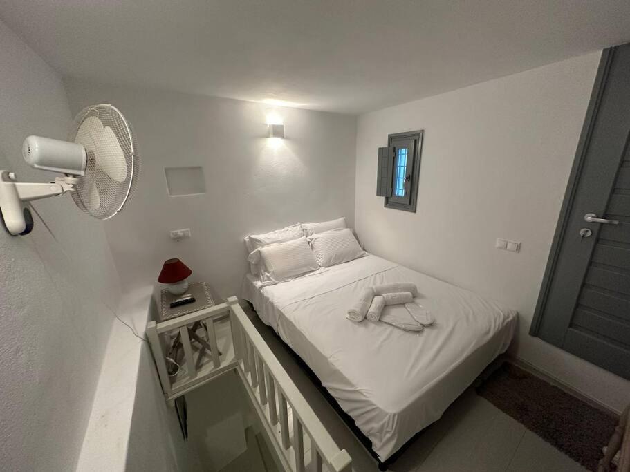 Nikolettas Central House Paros photo 3