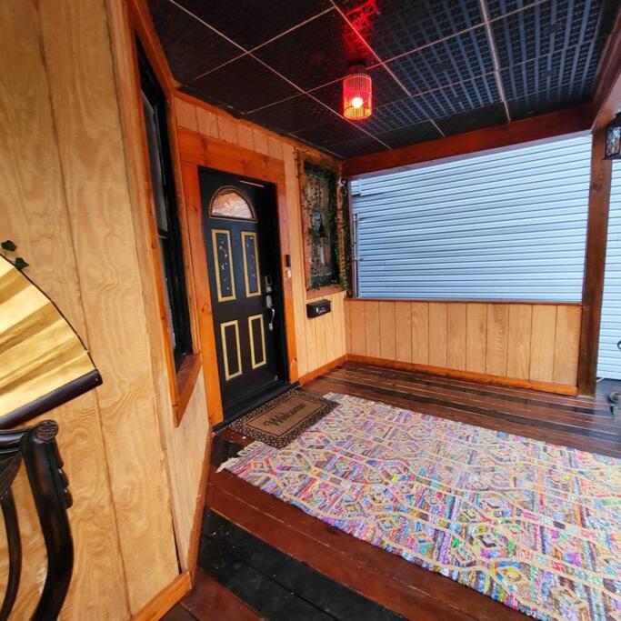 Cozy Adorable 2 bedroom Luxury Suite view 2