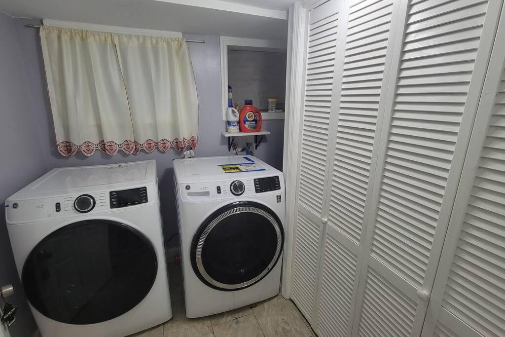 Cozy Adorable 2 bedroom Luxury Suite view 5