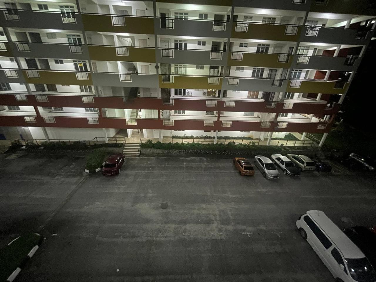 Elvina Guesthouse @ Laguna Condo Resort PD photo 4