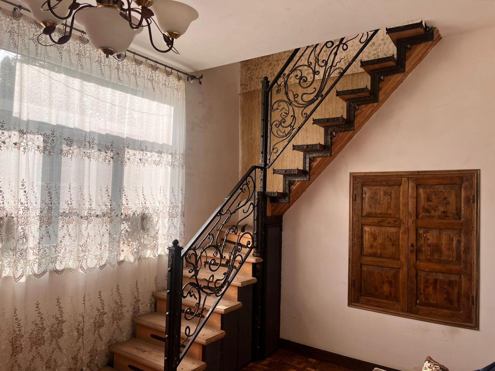Papoyan Guest House