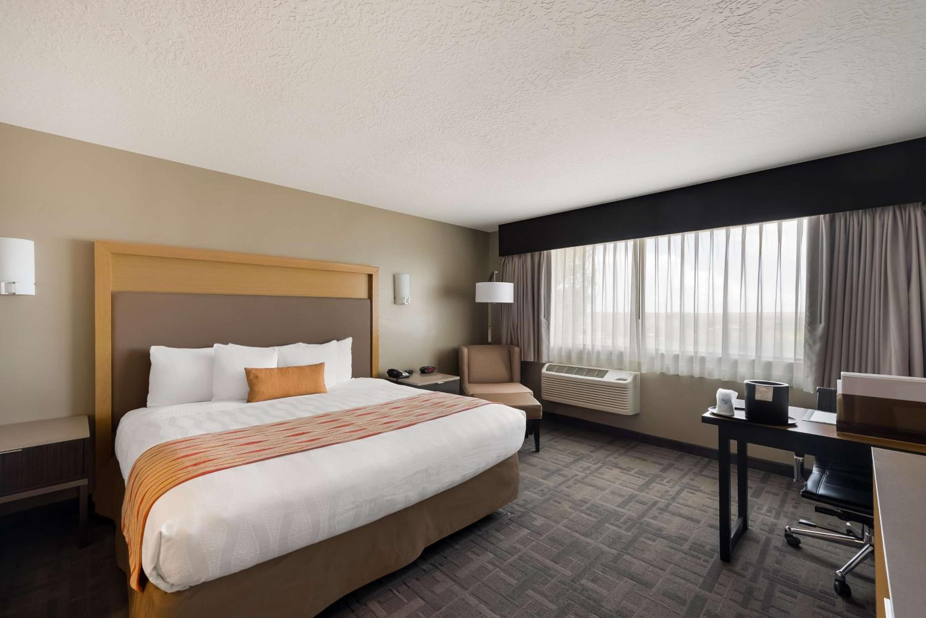 Vernal Vacations - Best Western Plus Landmark Hotel - Property Image 4