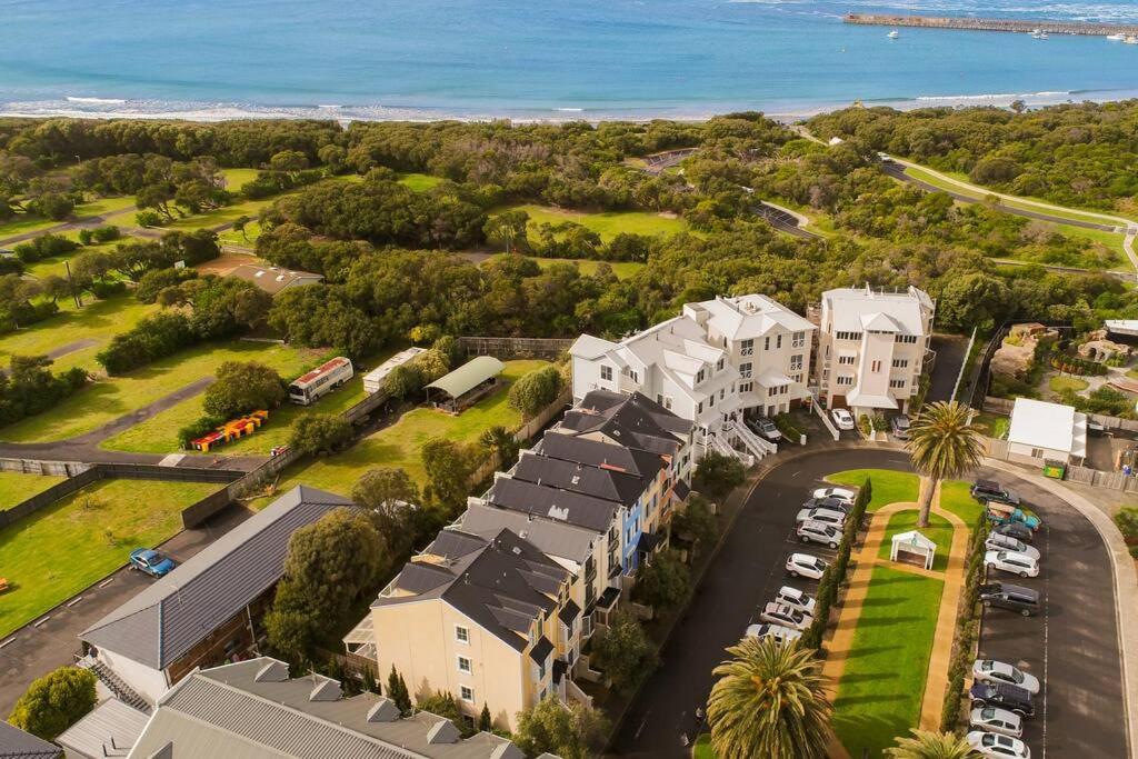 THE BAY - luxury accommodation by the sea