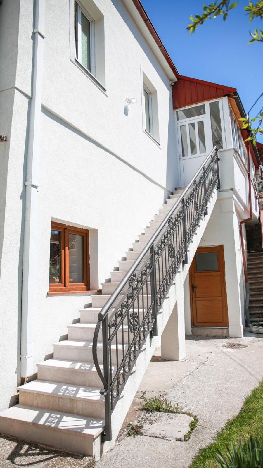 Kastel Apartments