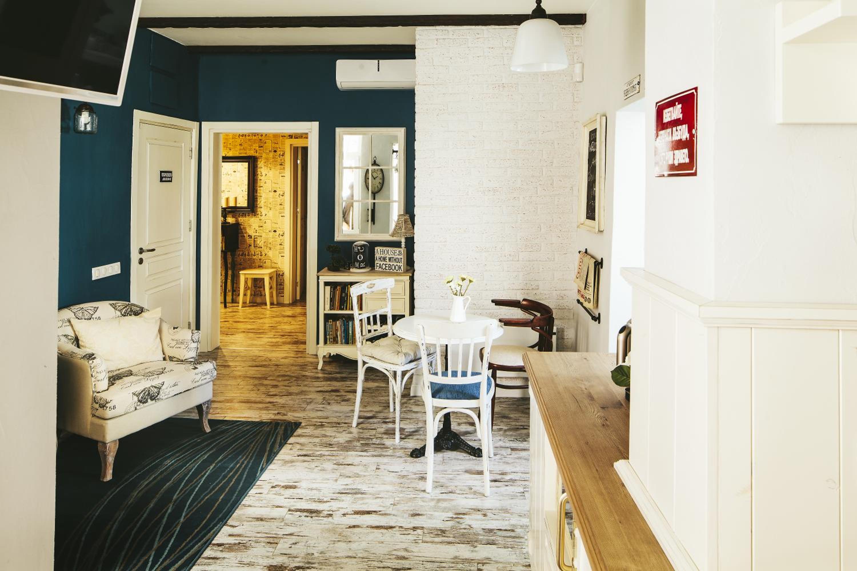 5 Vintage Guest House