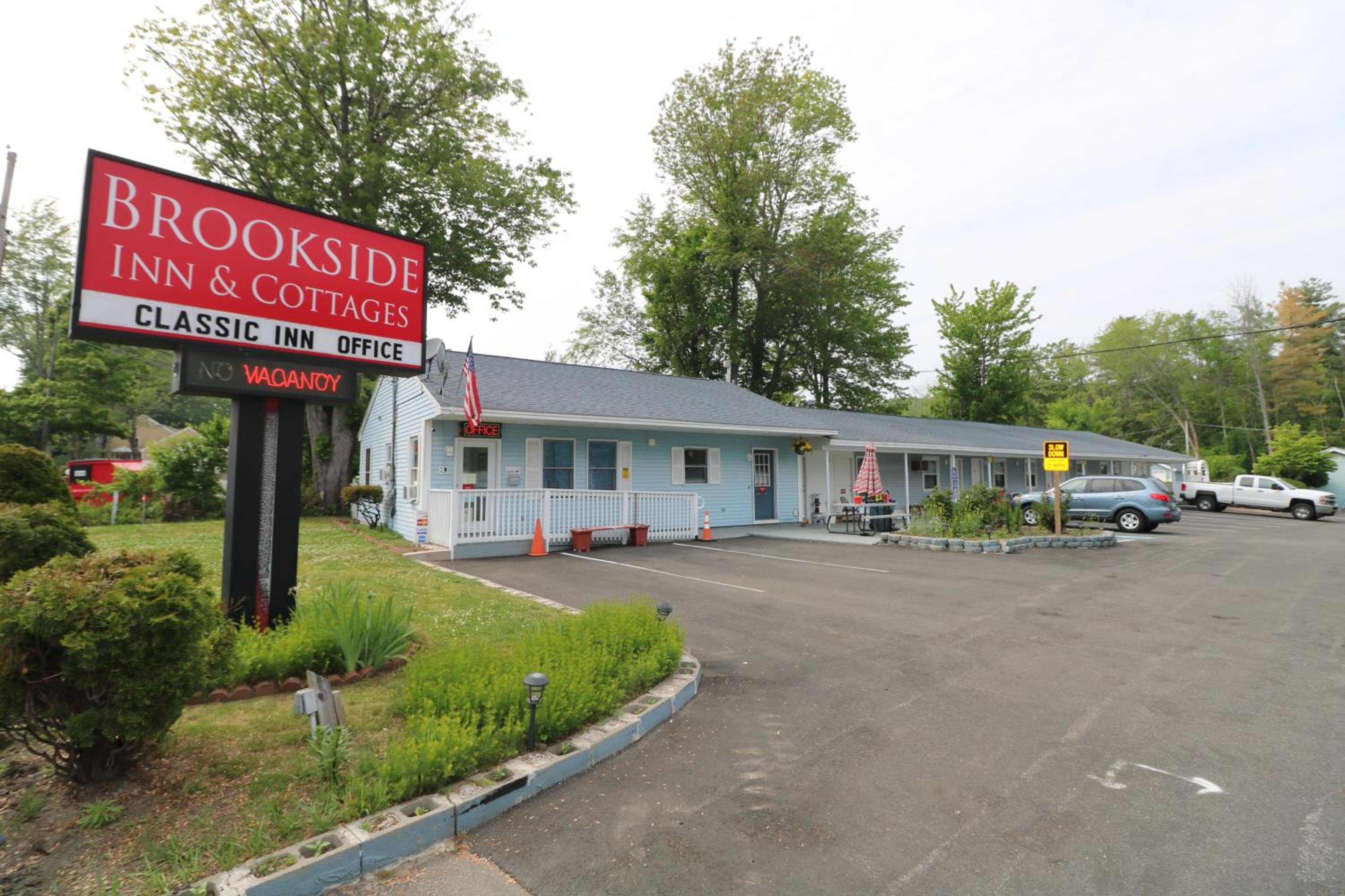 Hotel Brookside Inn & Cottages