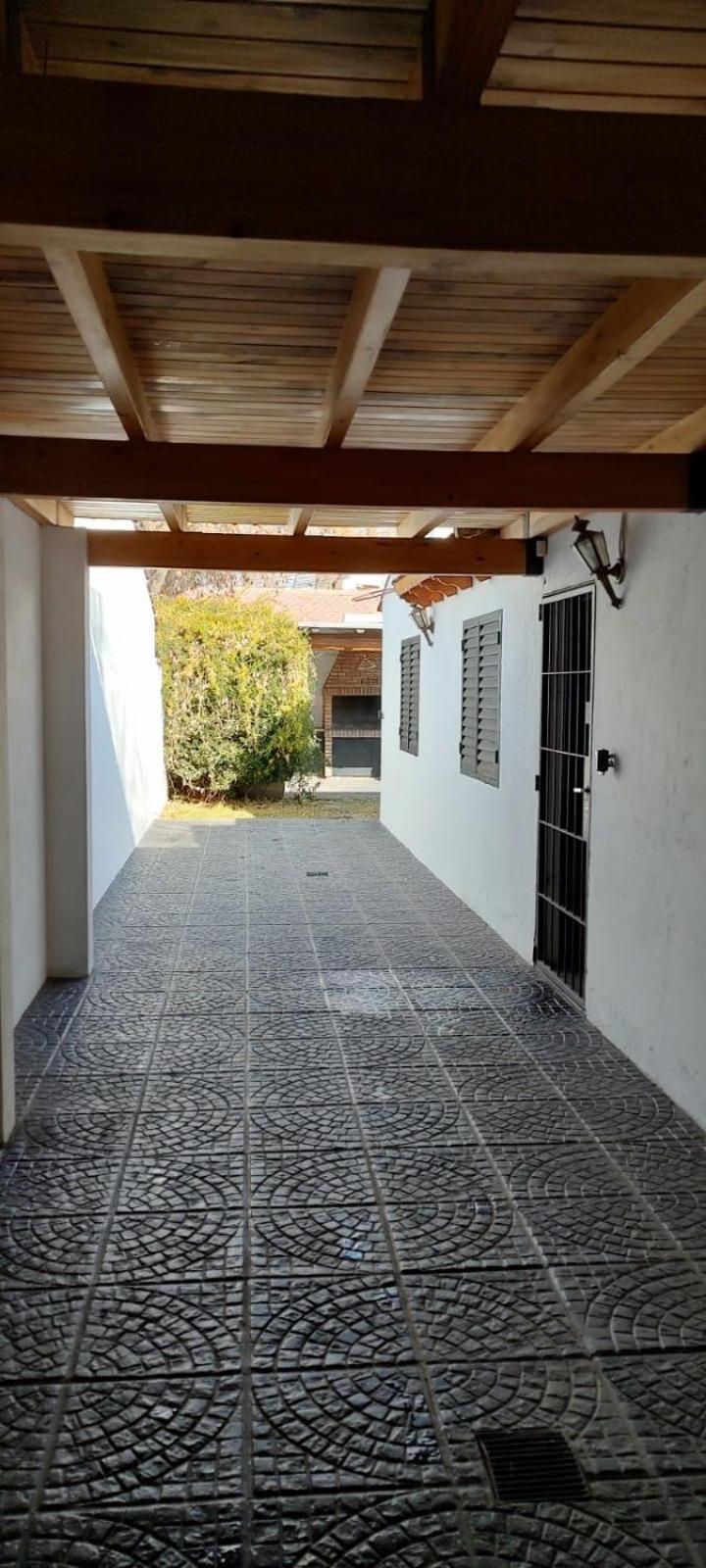 Casa residencial con pileta