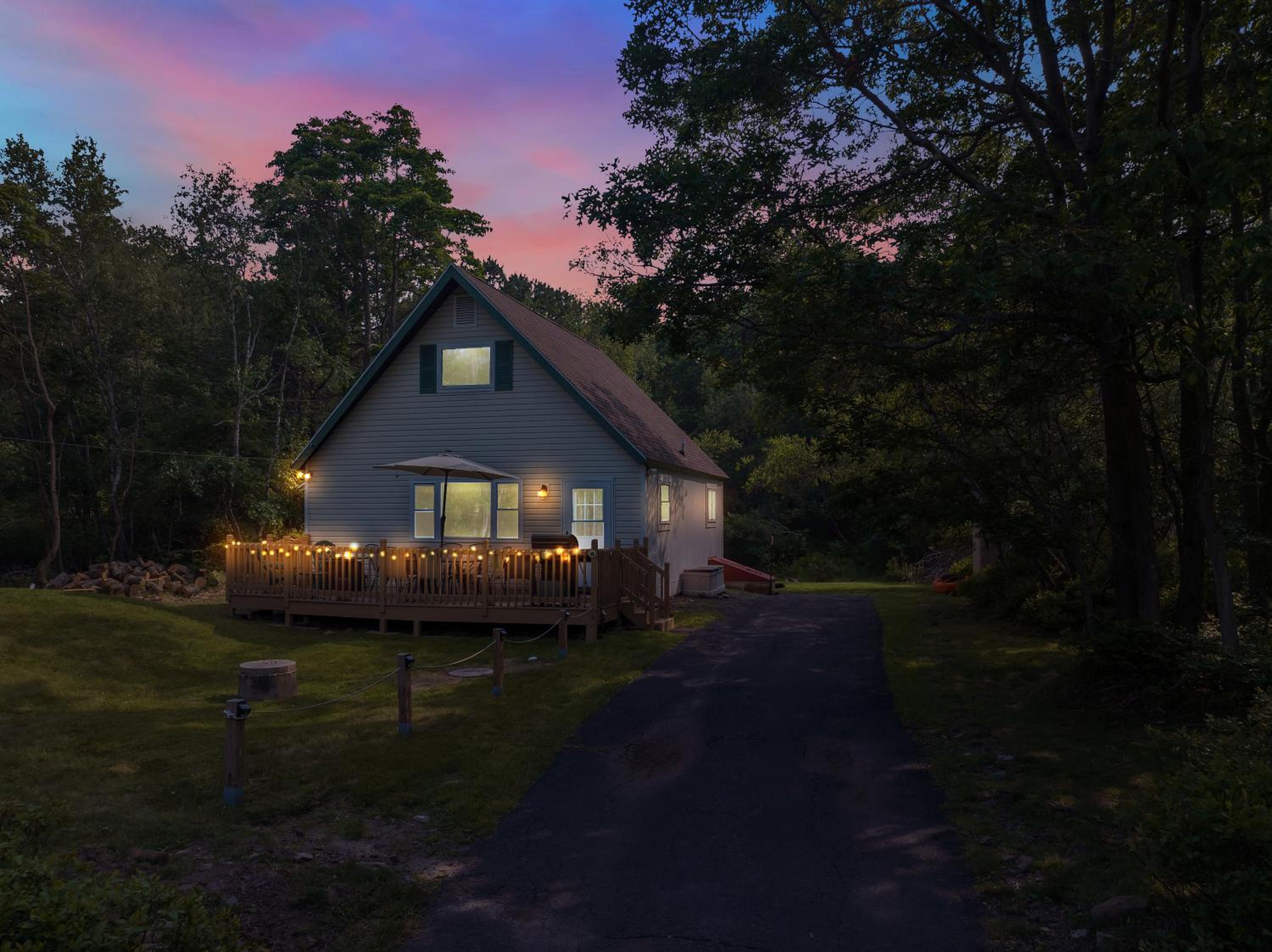 Hotel The Sage Chalet in Emerald Lakes, Poconos! - Image 1