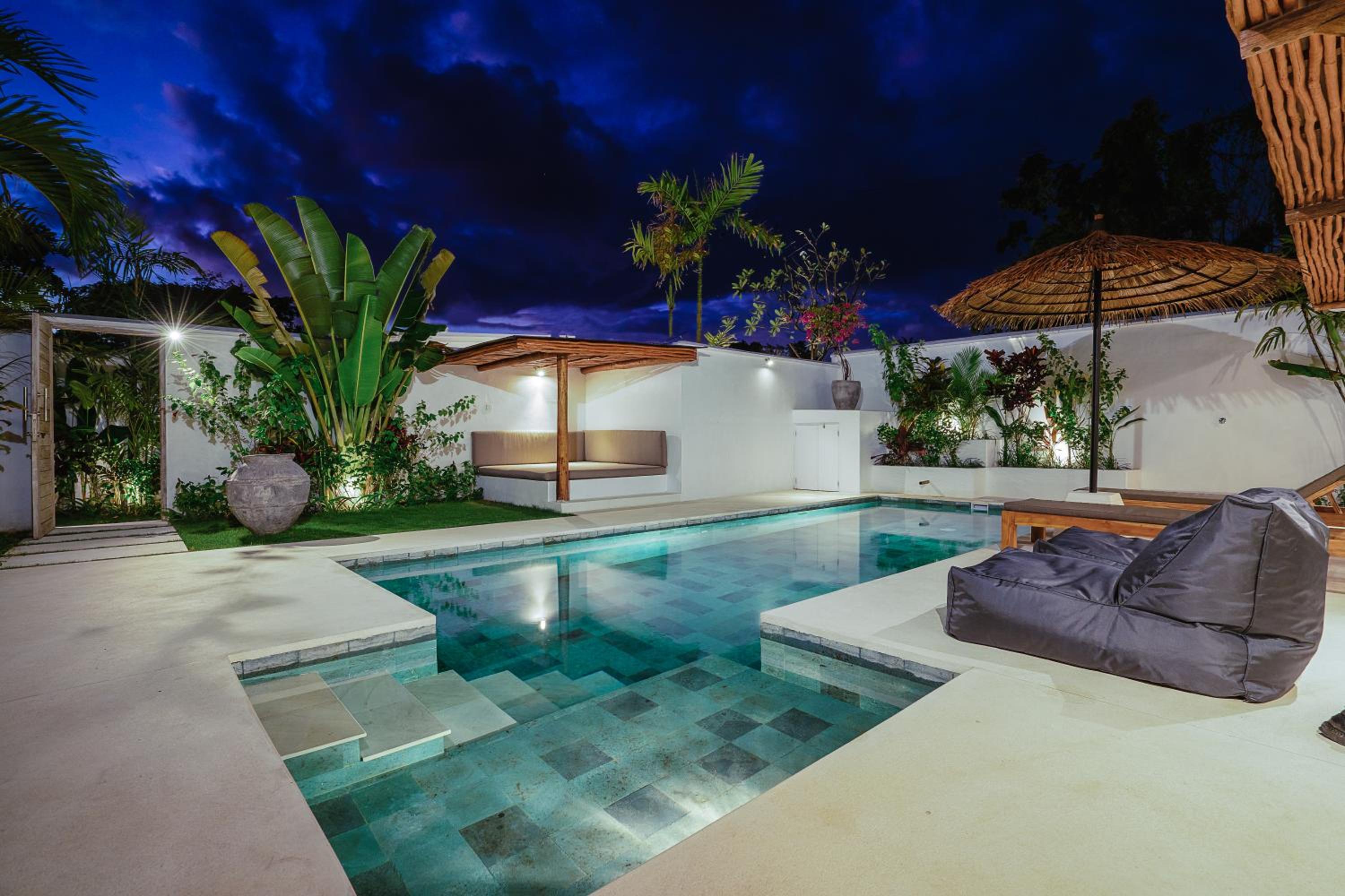 Villa Ruta I - Sumptuous 2BR Luxury Villa next to Luna Beach Club and Nyanyi Beach view 4